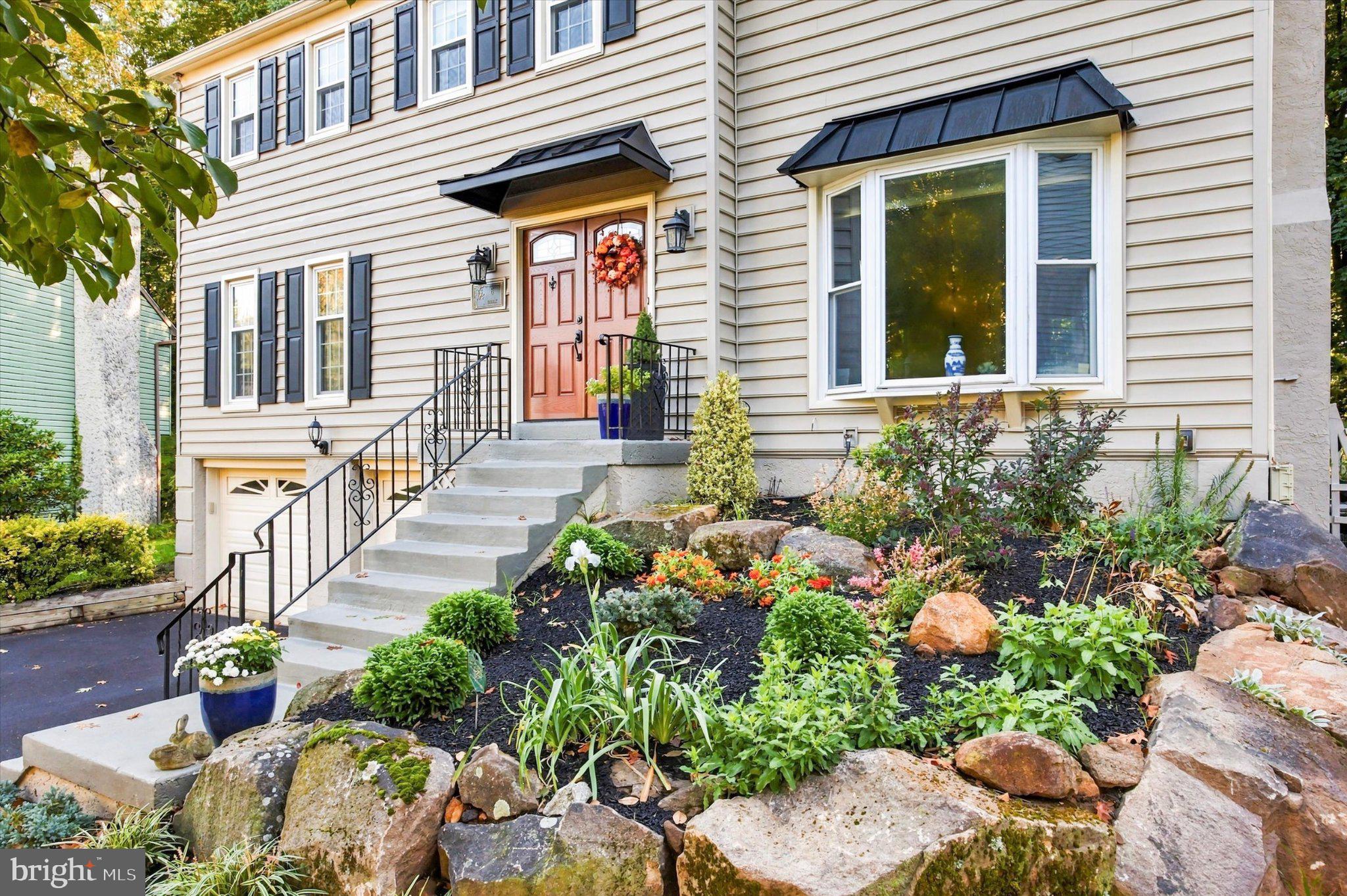 6 HARROW CIRCLE