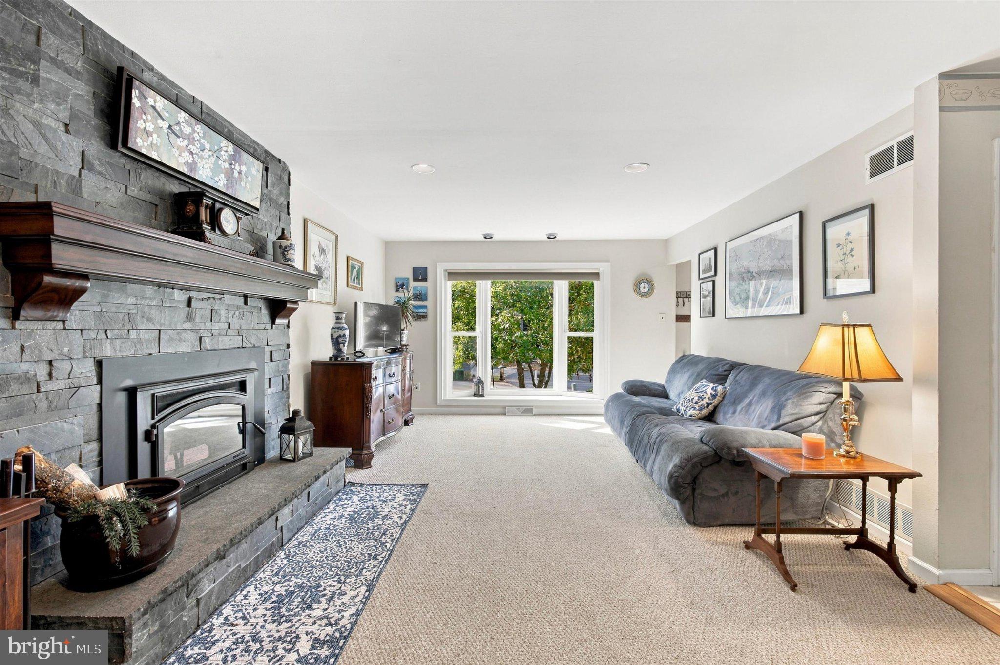 6 HARROW CIRCLE