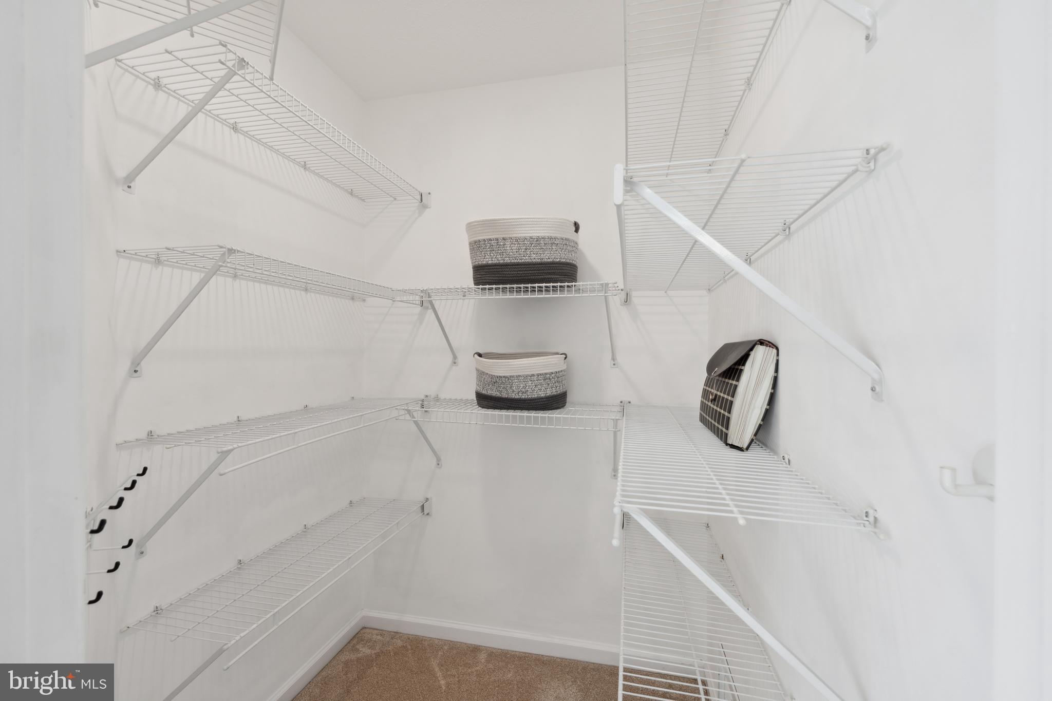 RUSSETT - Residential