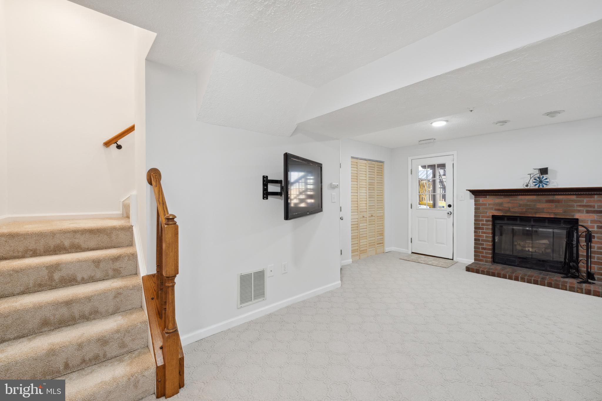 RUSSETT - Residential