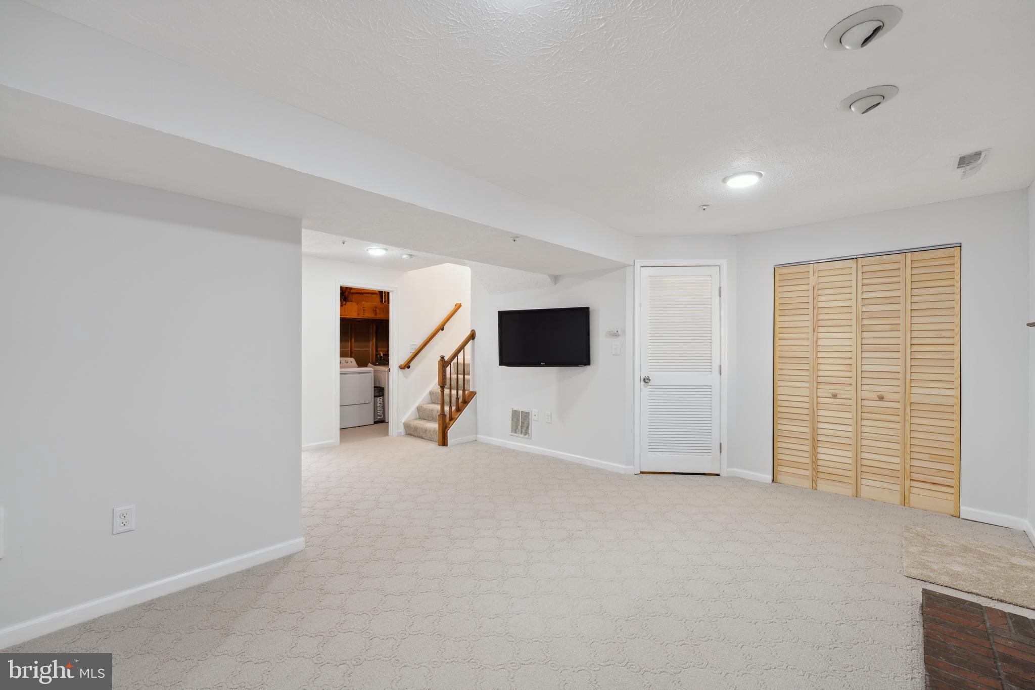 RUSSETT - Residential