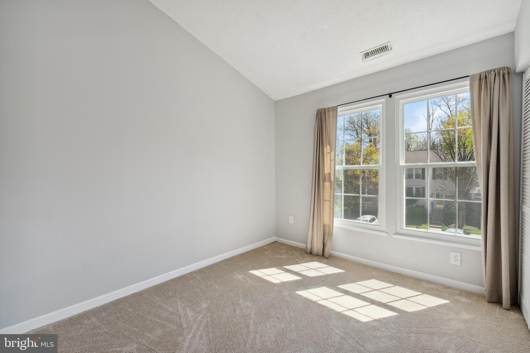 RUSSETT - Residential