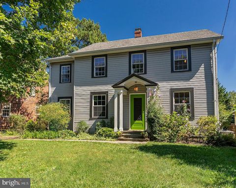 Photo of 3815 CALVERT PL, KENSINGTON, MD 20895 (MLS # MDMC2070068) Photo of 3815 CALVERT PL, KENSINGTON, MD 20895 (MLS # MDMC2070068)