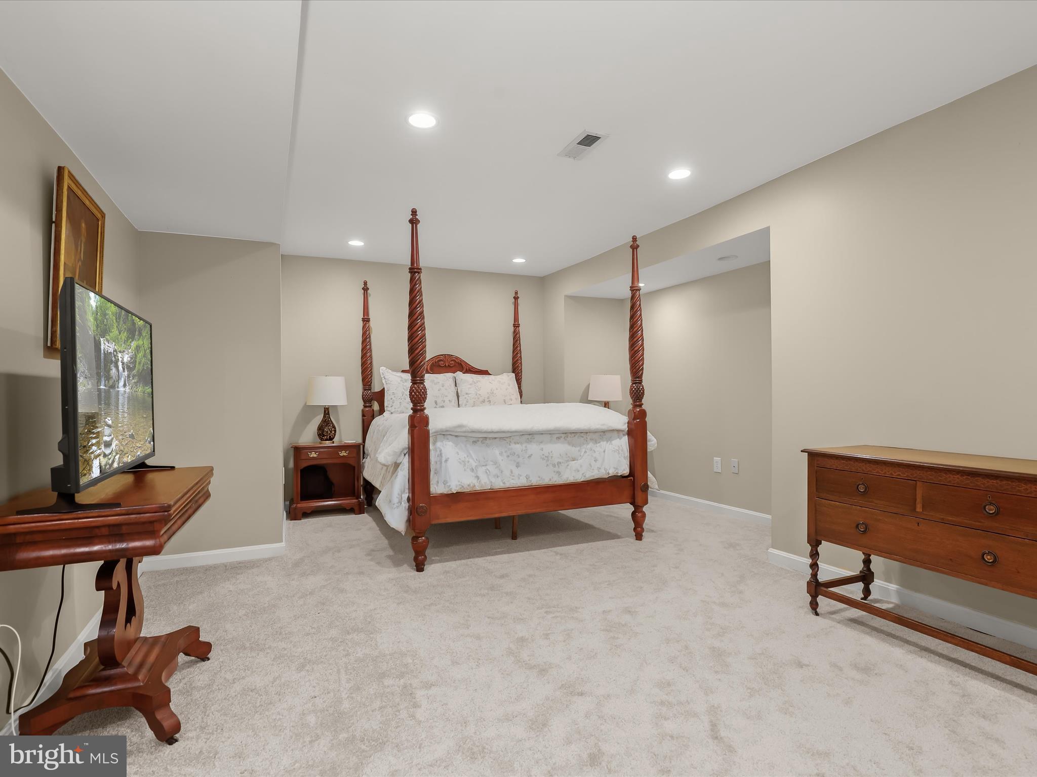 WELLINGTON WEST - Residential