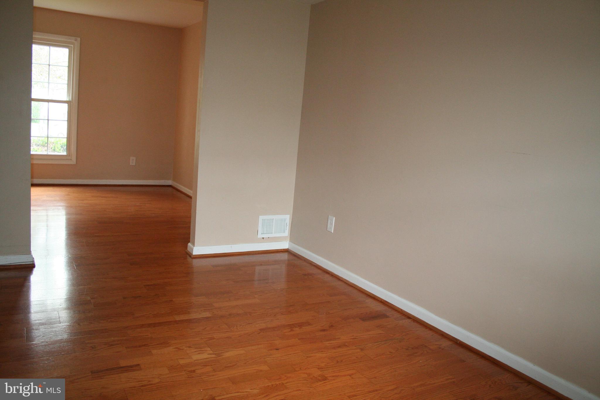 PROVINCES - Residential Lease