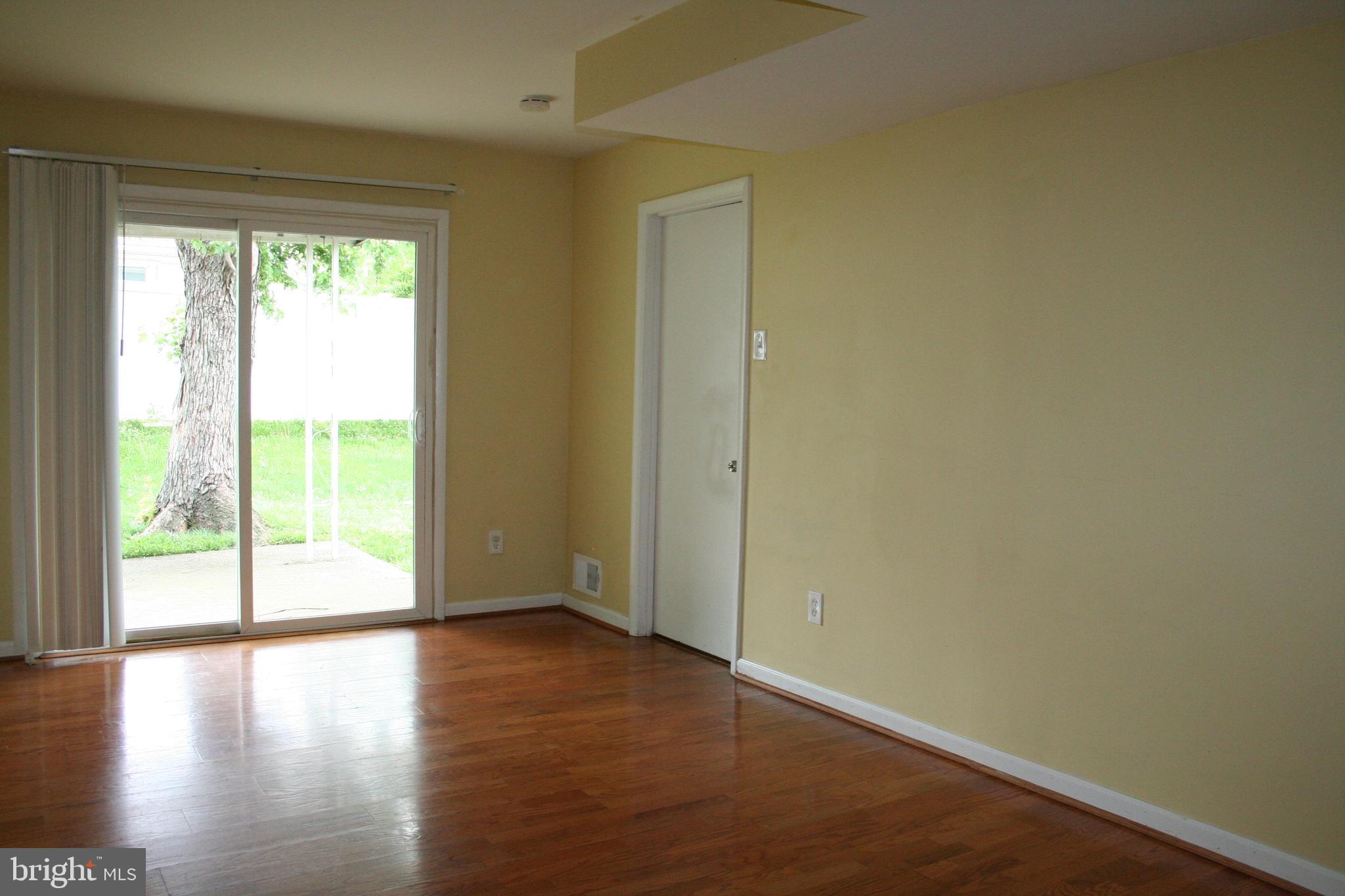 PROVINCES - Residential Lease