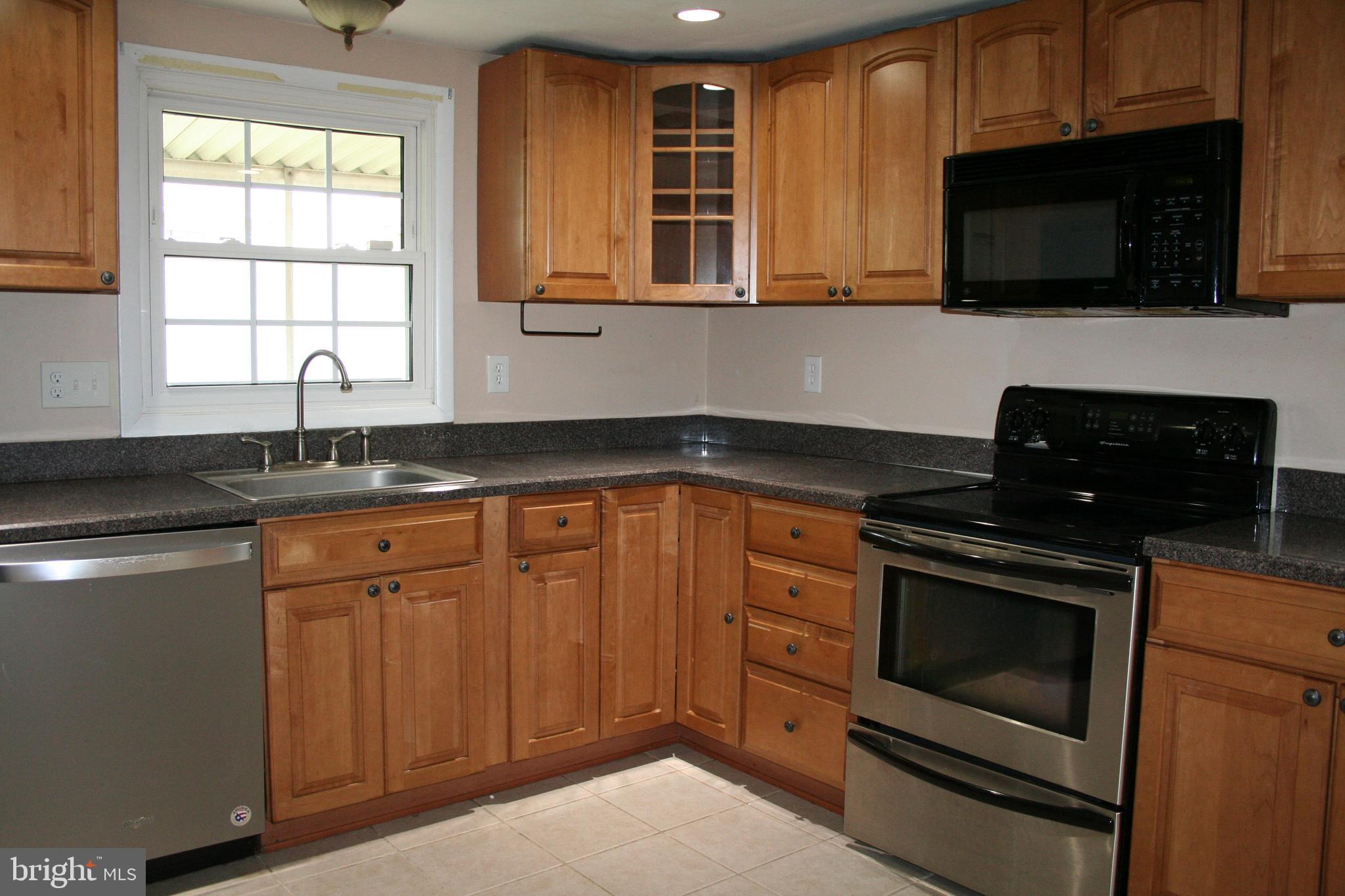 PROVINCES - Residential Lease