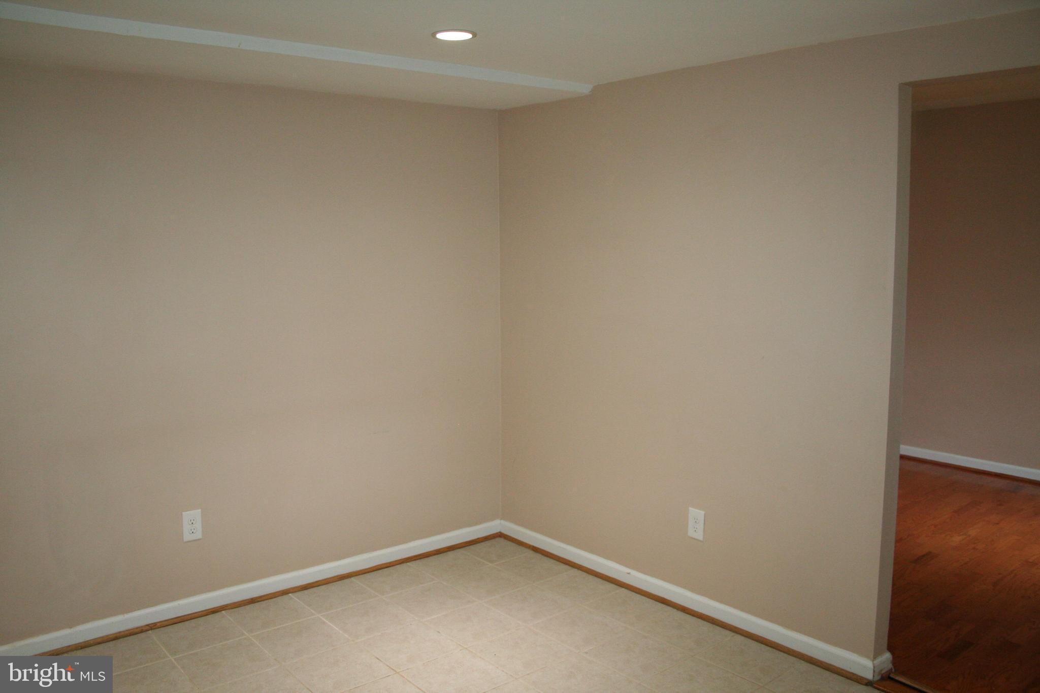 PROVINCES - Residential Lease