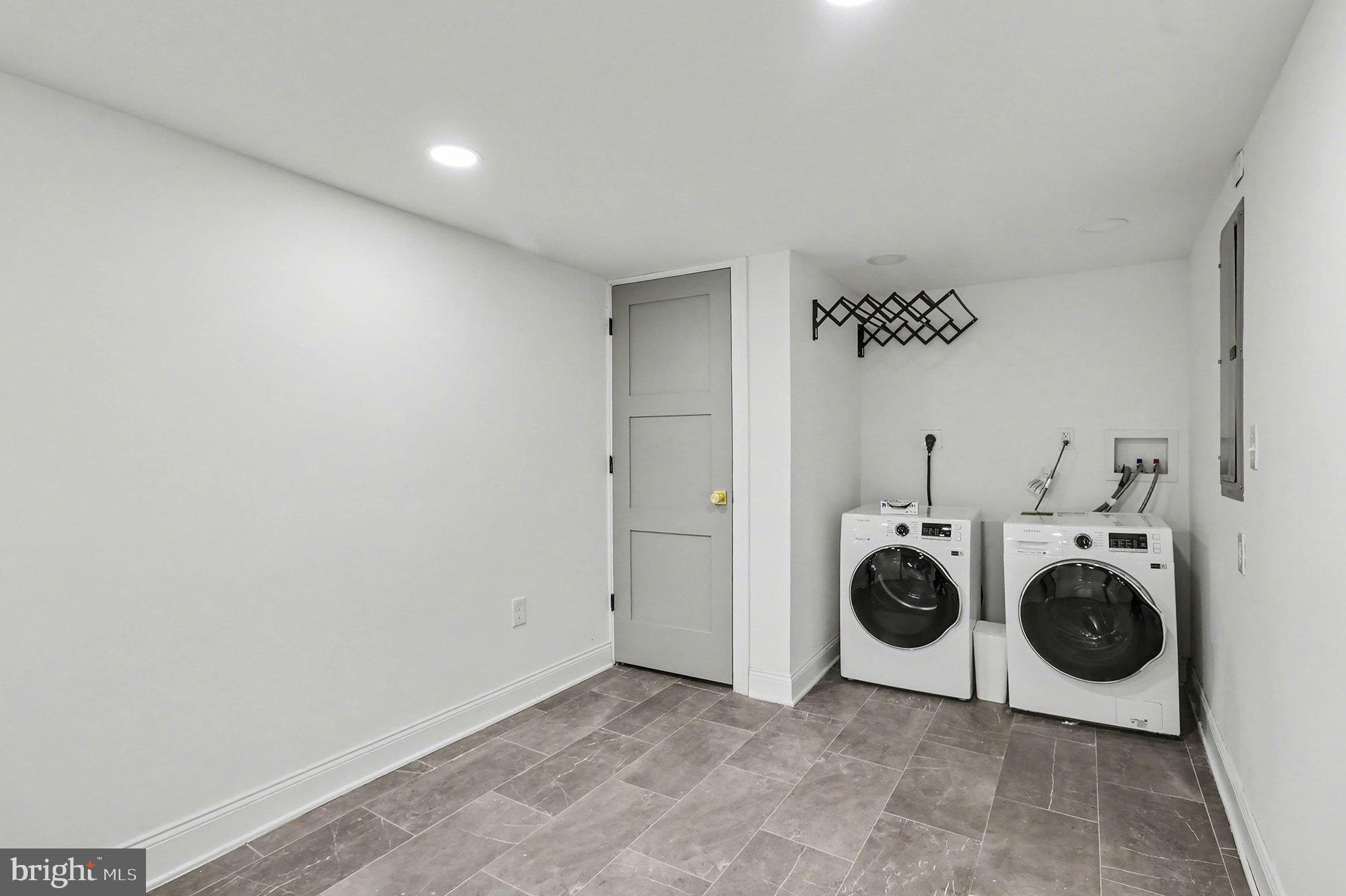 FAIRMOUNT - Residential