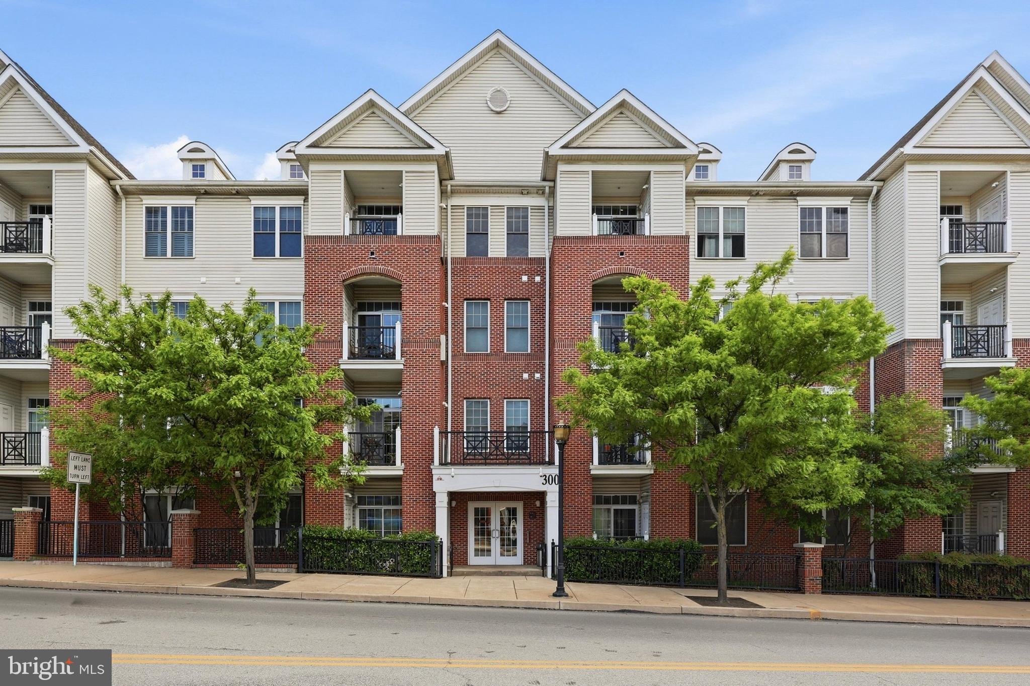 THE GRANDE AT RIVERVIEW - Residential