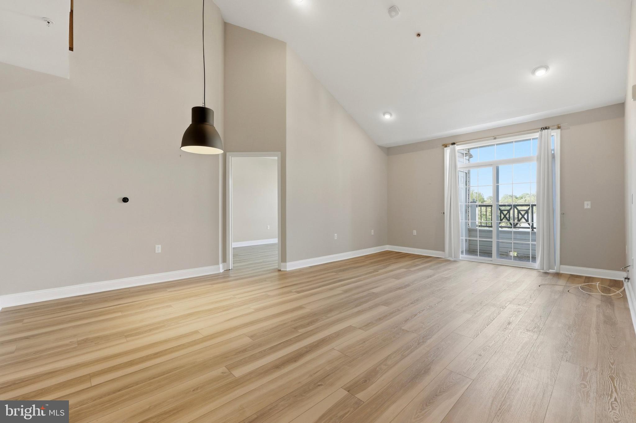 THE GRANDE AT RIVERVIEW - Residential