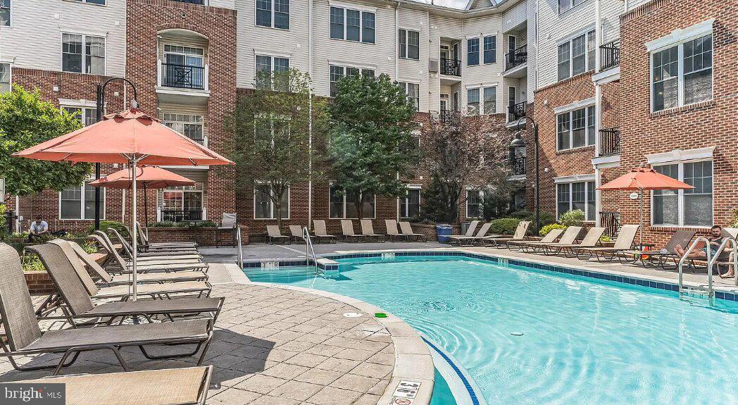 THE GRANDE AT RIVERVIEW - Residential