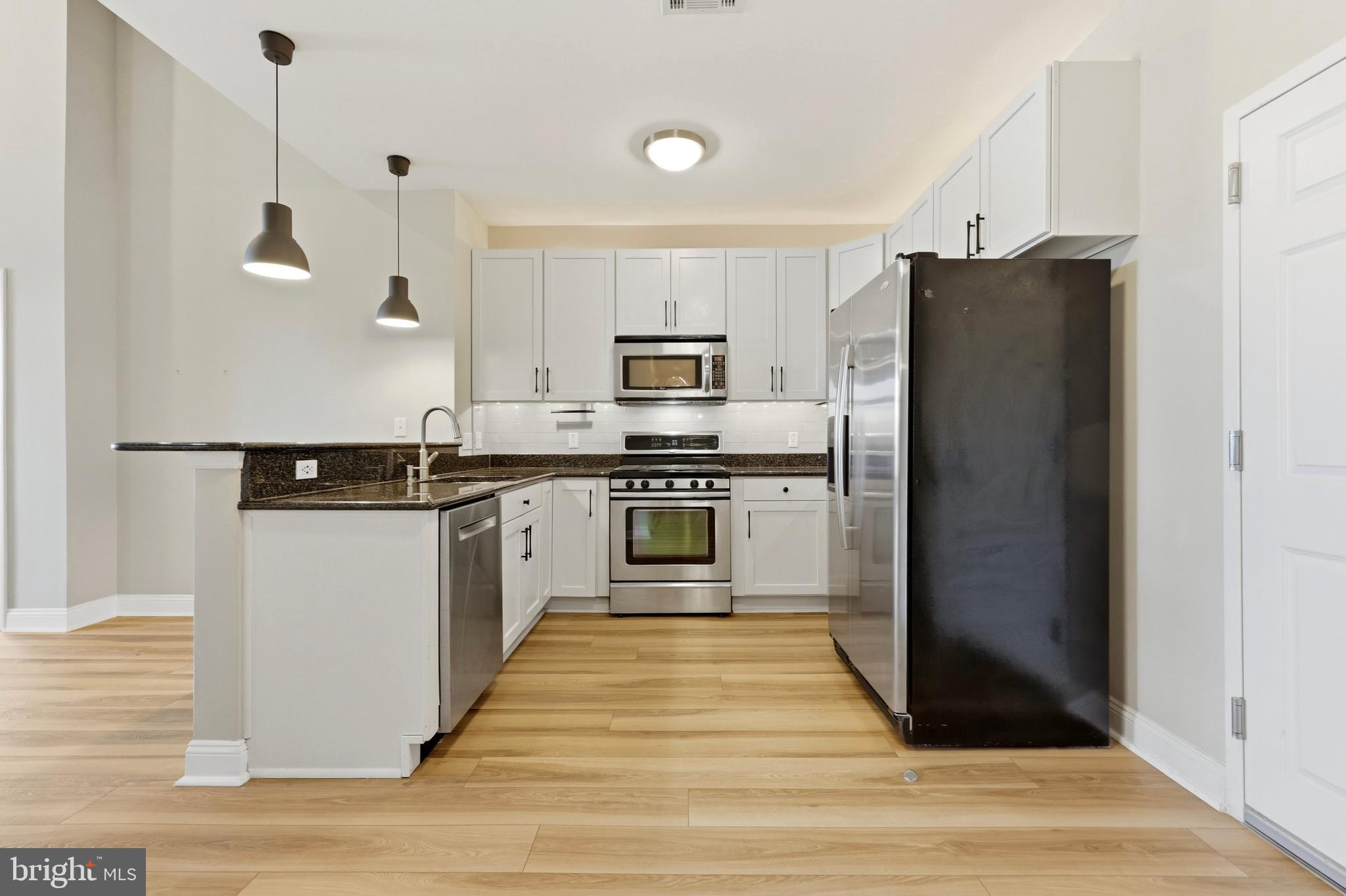 THE GRANDE AT RIVERVIEW - Residential