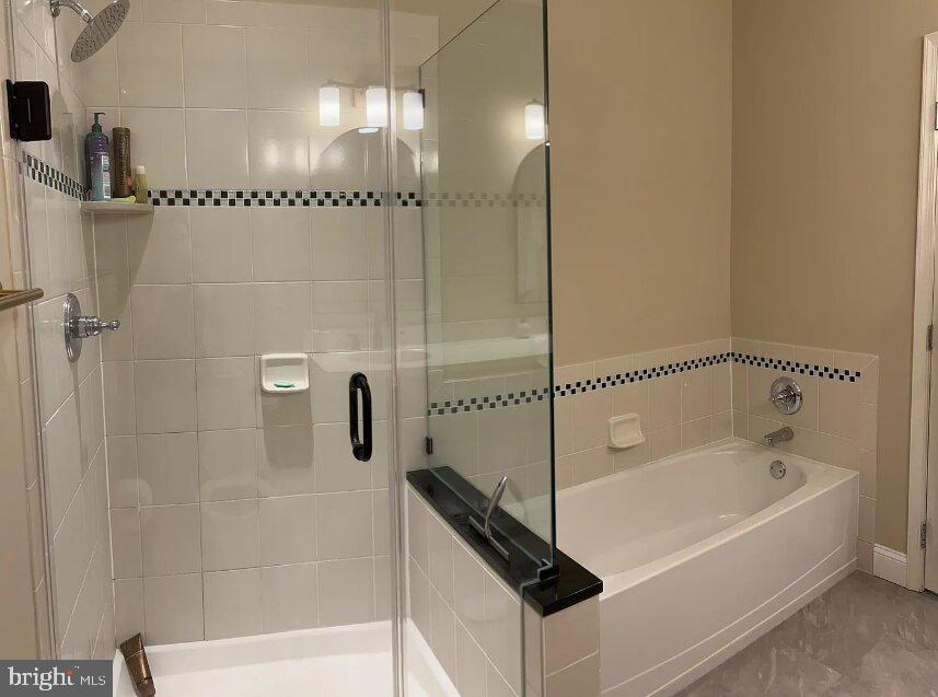 THE GRANDE AT RIVERVIEW - Residential