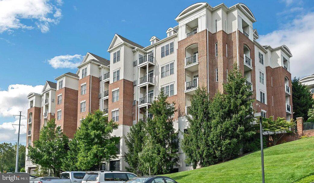 THE GRANDE AT RIVERVIEW - Residential