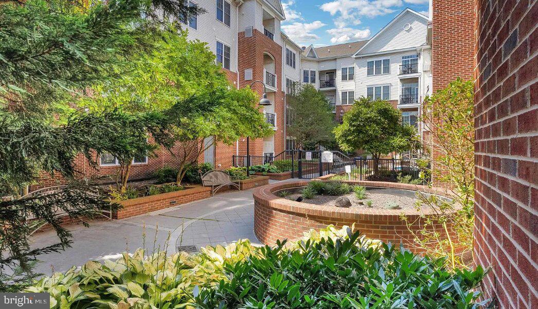 THE GRANDE AT RIVERVIEW - Residential