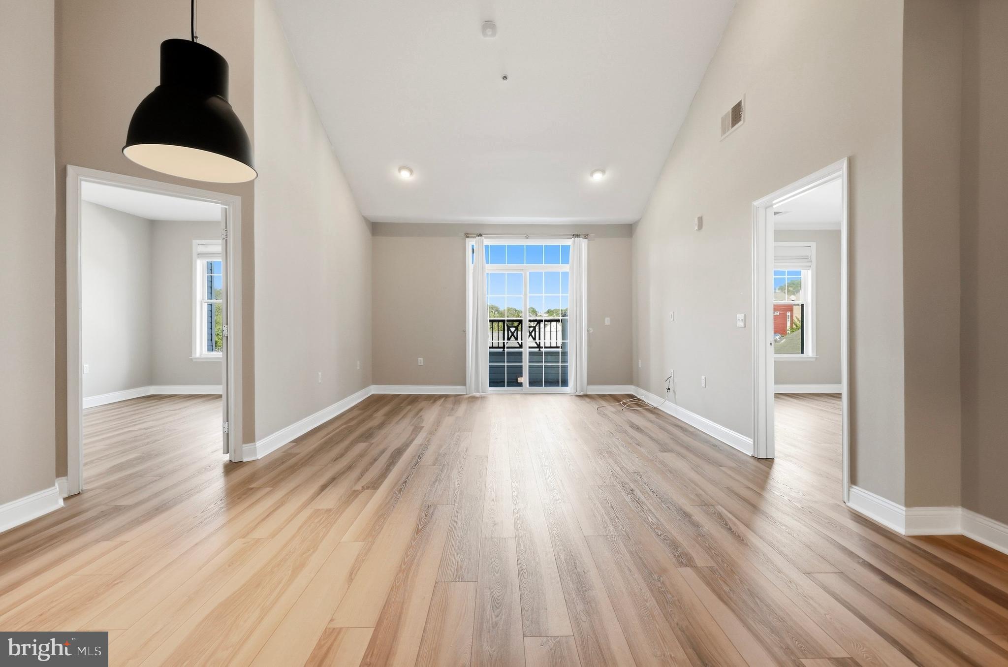 THE GRANDE AT RIVERVIEW - Residential
