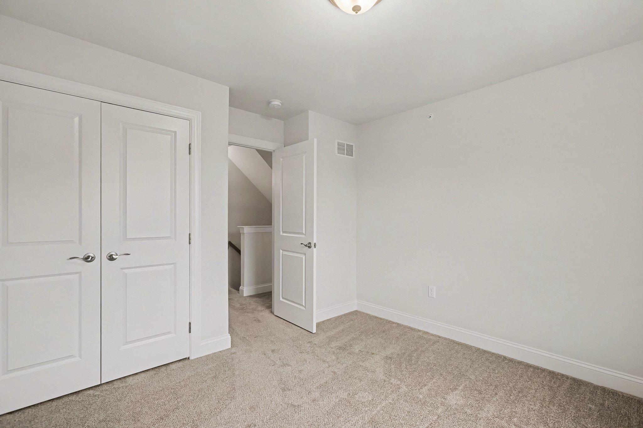 WOODLAND HILLS - Residential