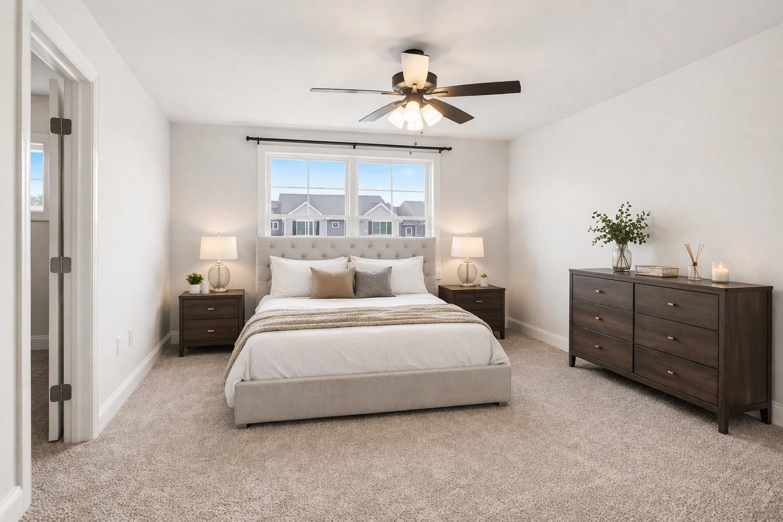 WOODLAND HILLS - Residential