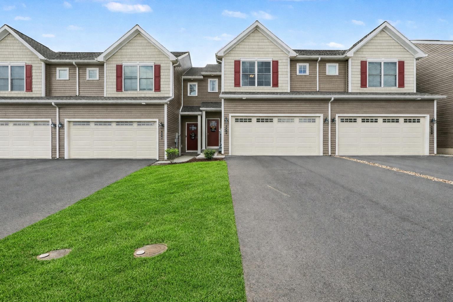 WOODLAND HILLS - Residential