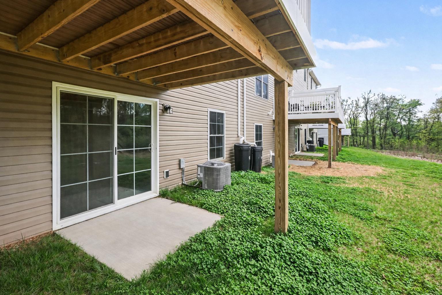 WOODLAND HILLS - Residential