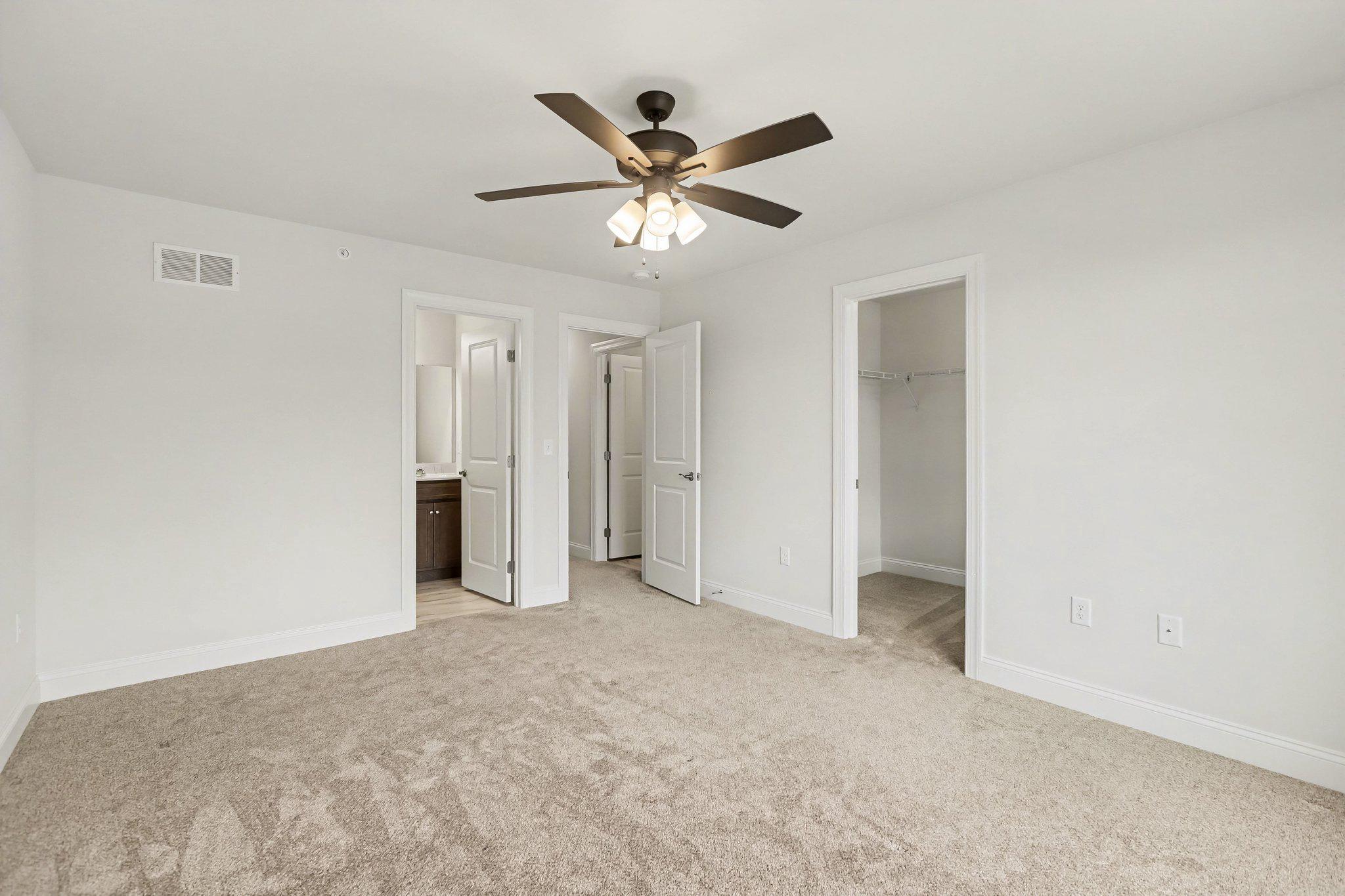 WOODLAND HILLS - Residential