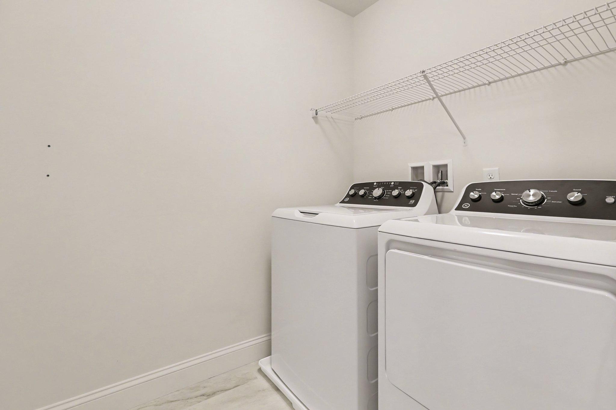 WOODLAND HILLS - Residential