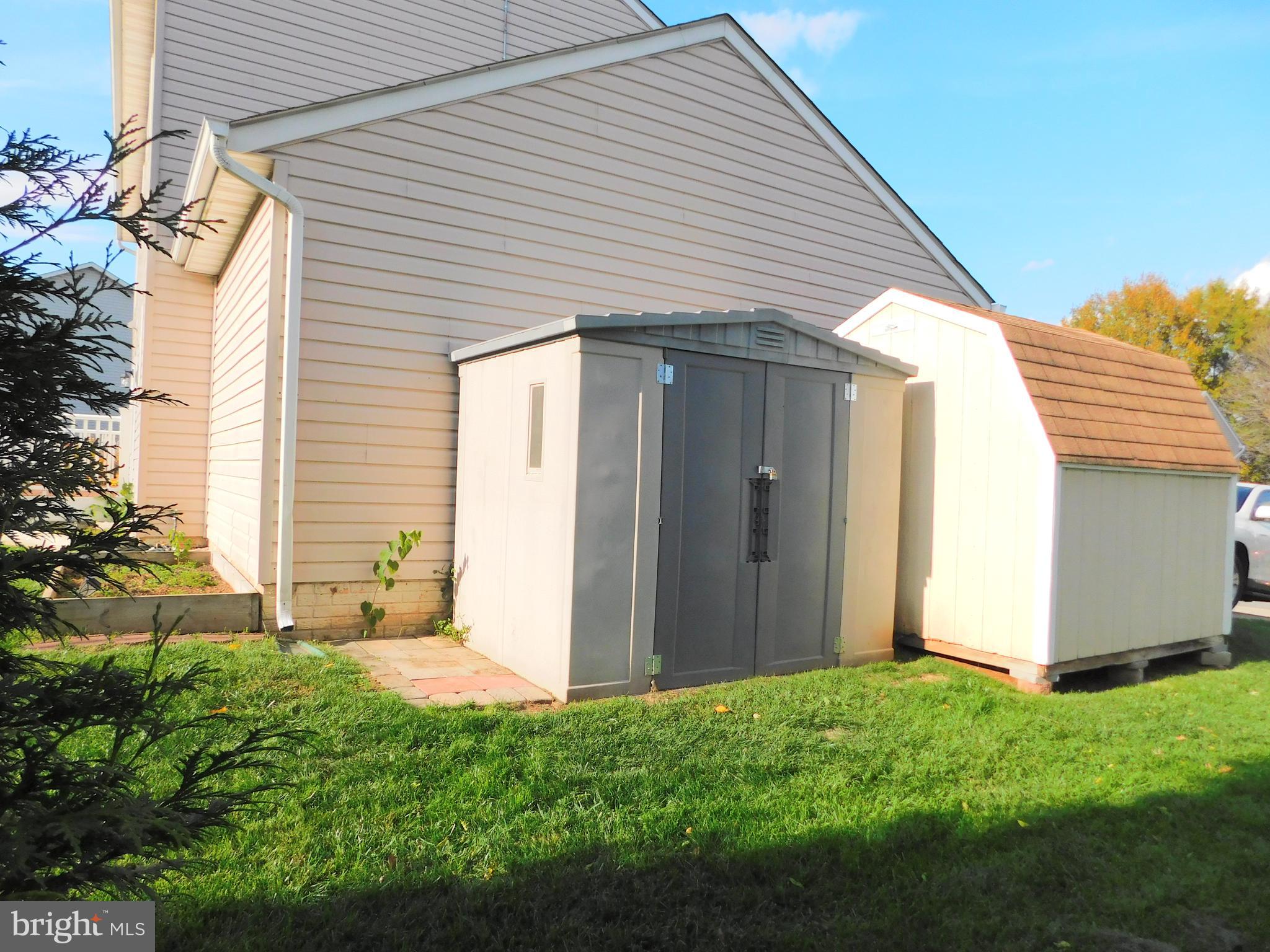 MEADOWBROOK - Residential