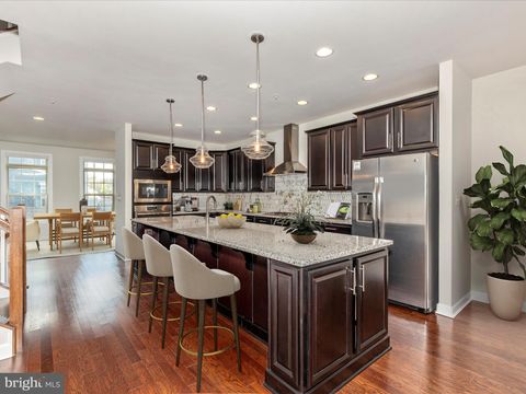 18 WEDGE WAY 14 PIKESVILLE MD 21208
