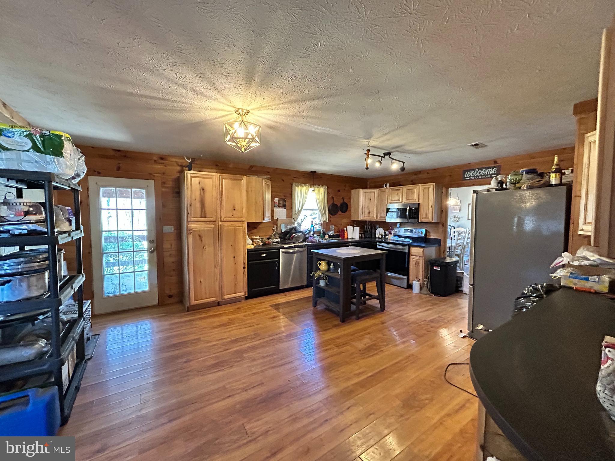 HAMPSHIRE COUNTY - Residential