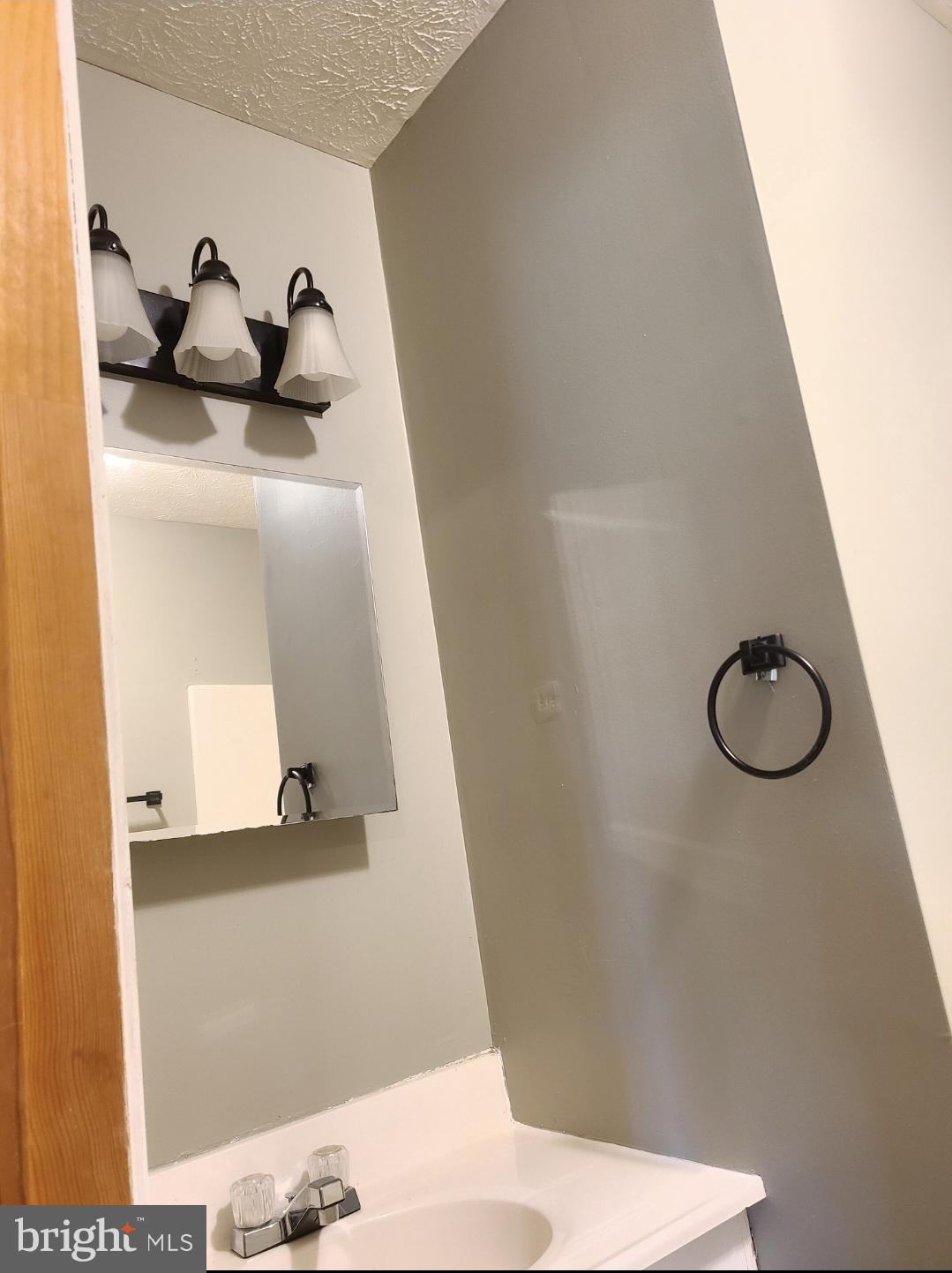 HAMPSHIRE COUNTY - Residential