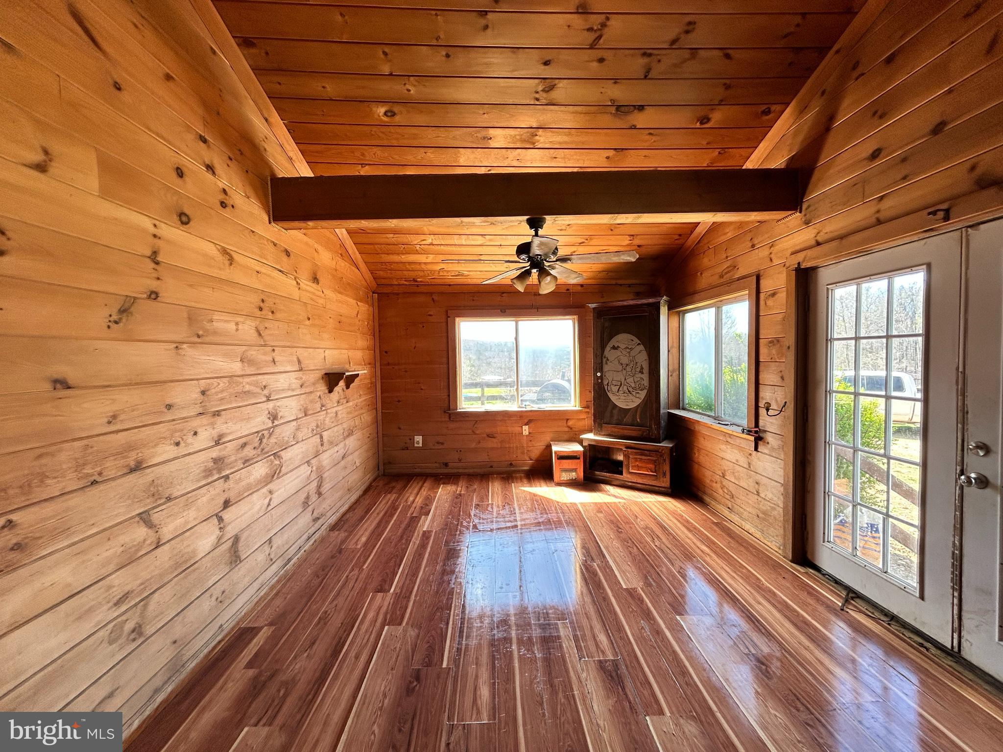 HAMPSHIRE COUNTY - Residential