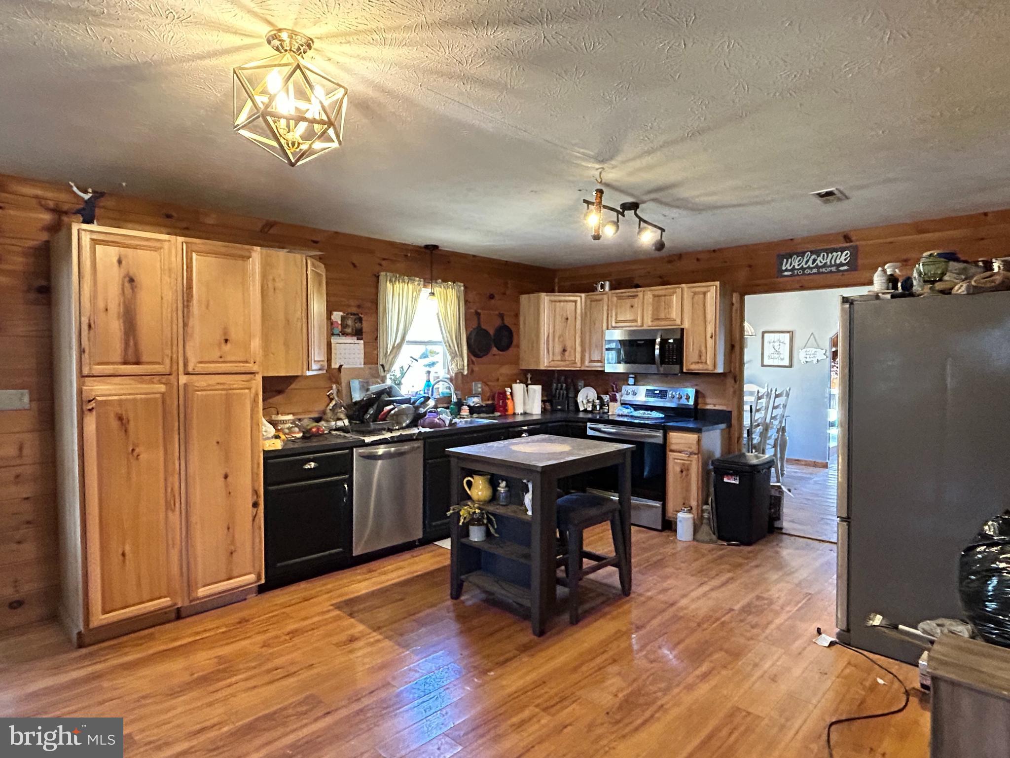 HAMPSHIRE COUNTY - Residential