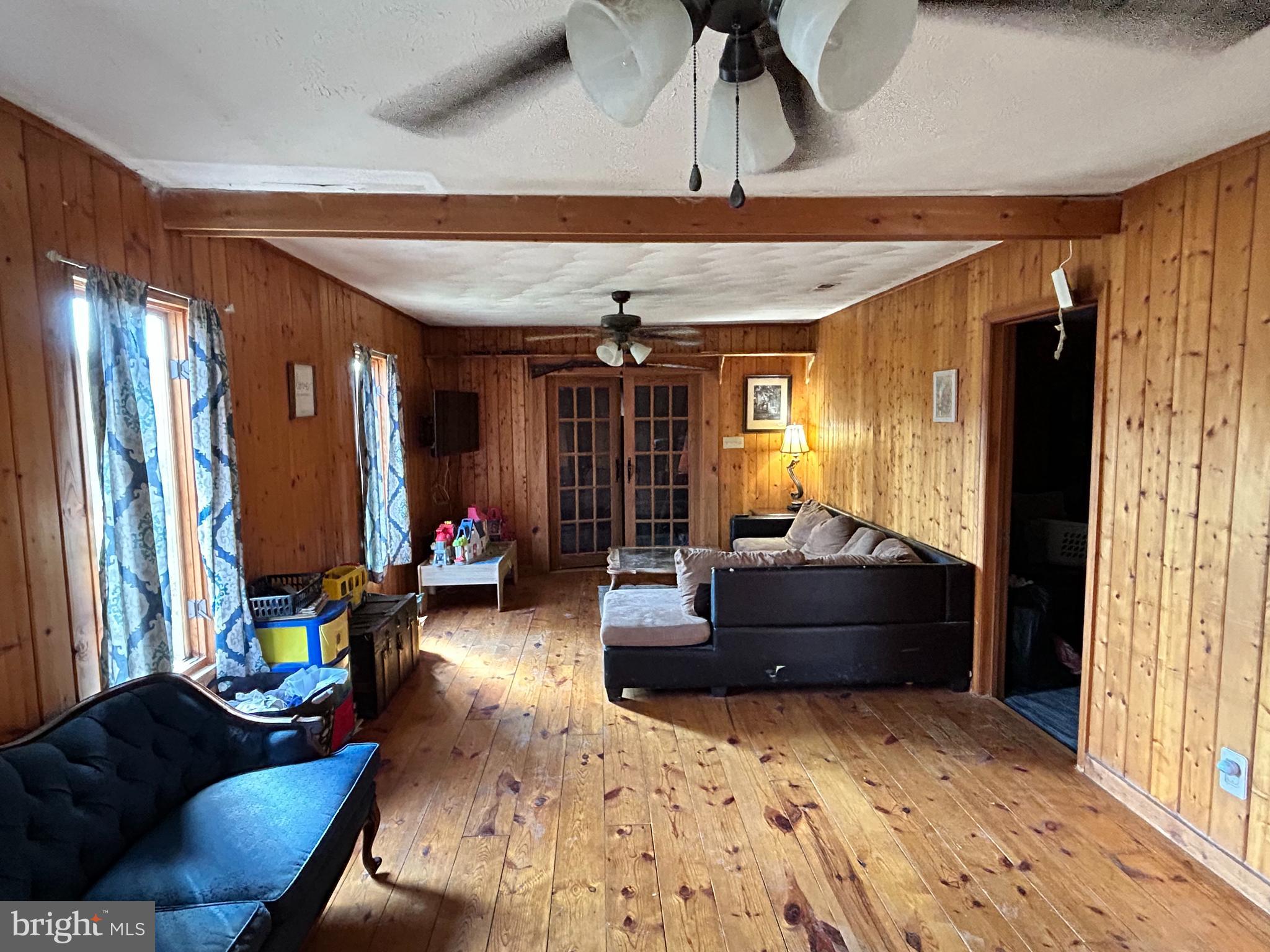 HAMPSHIRE COUNTY - Residential