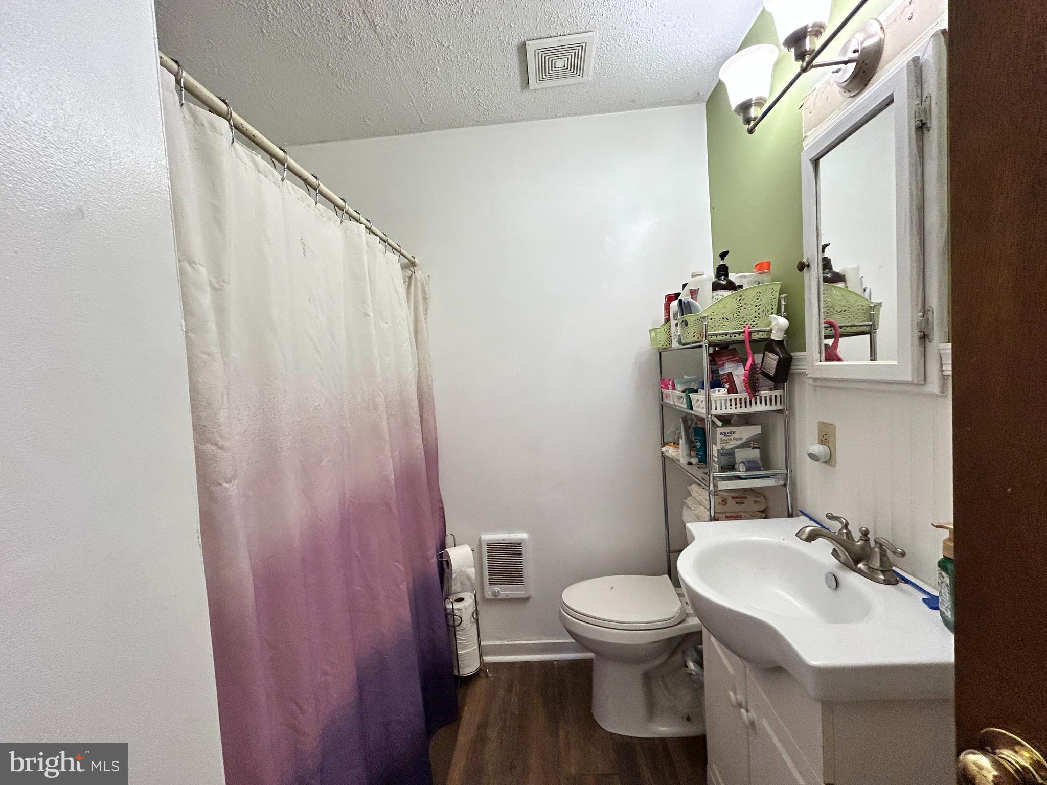 HAMPSHIRE COUNTY - Residential