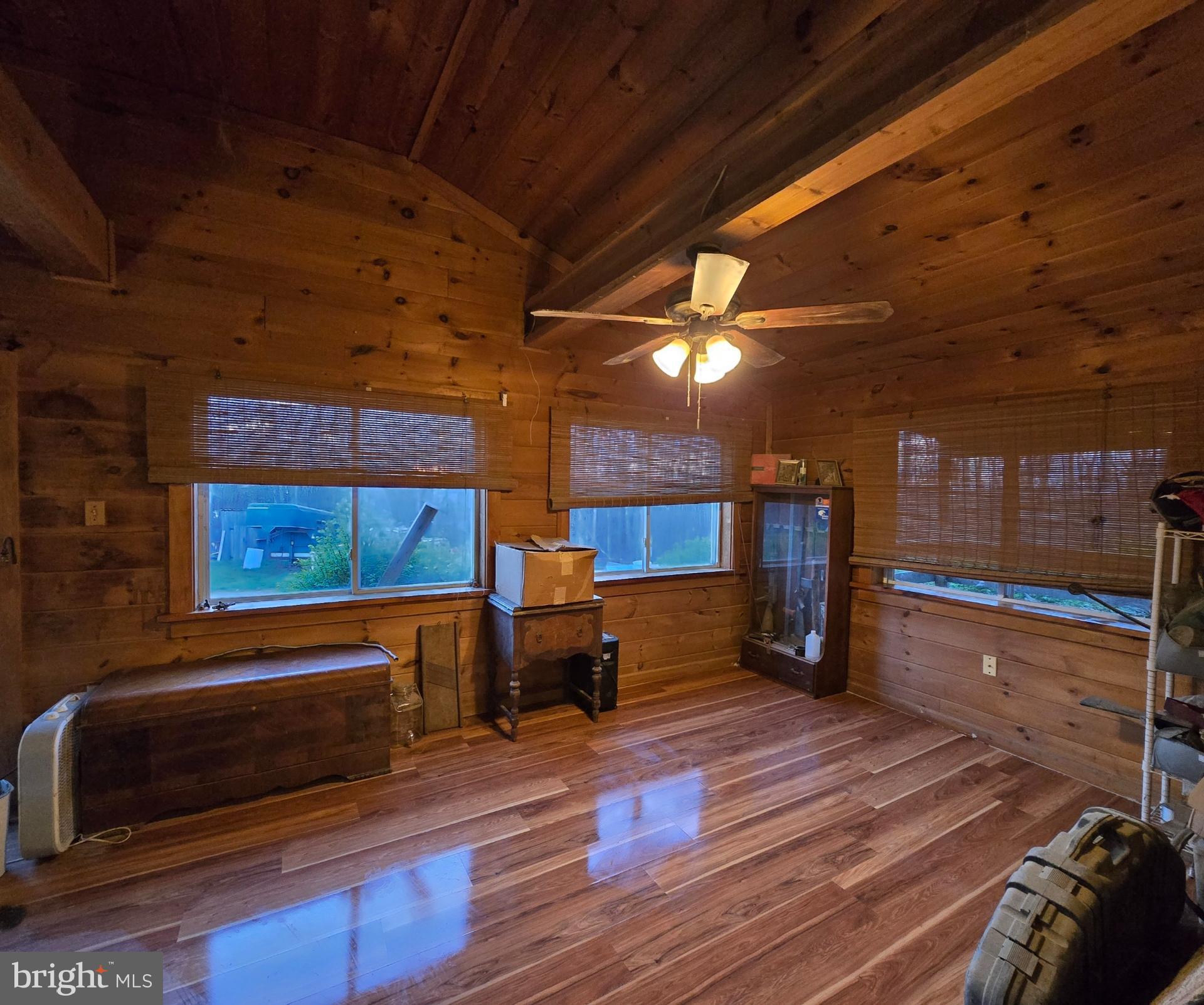 HAMPSHIRE COUNTY - Residential