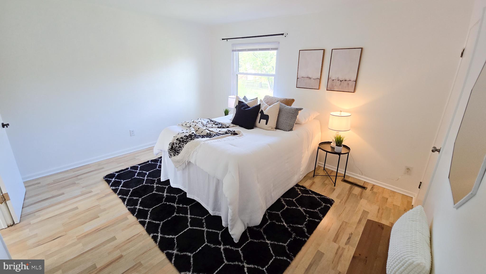SEVEN COURTS - Residential