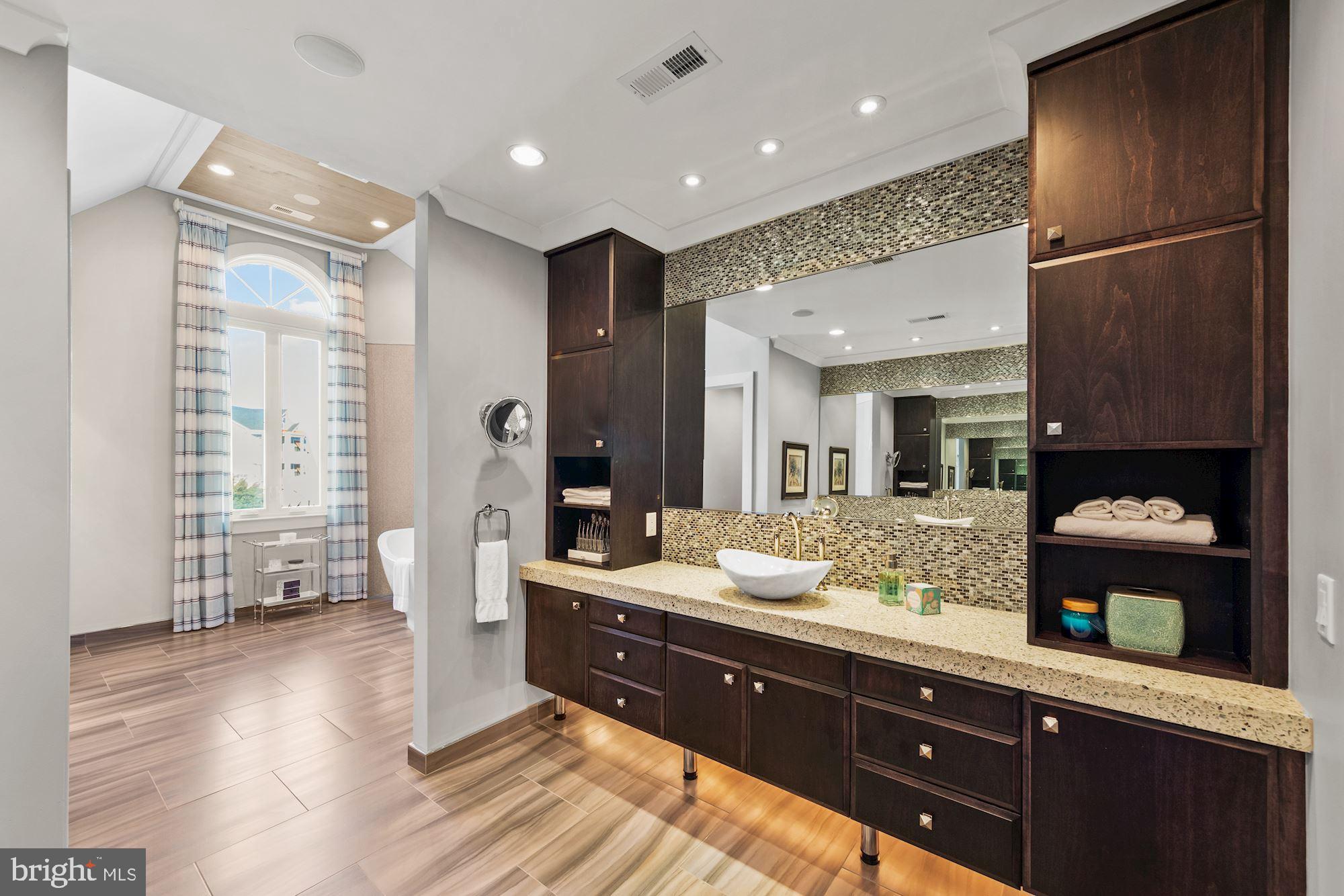 HERON HARBOUR - Residential