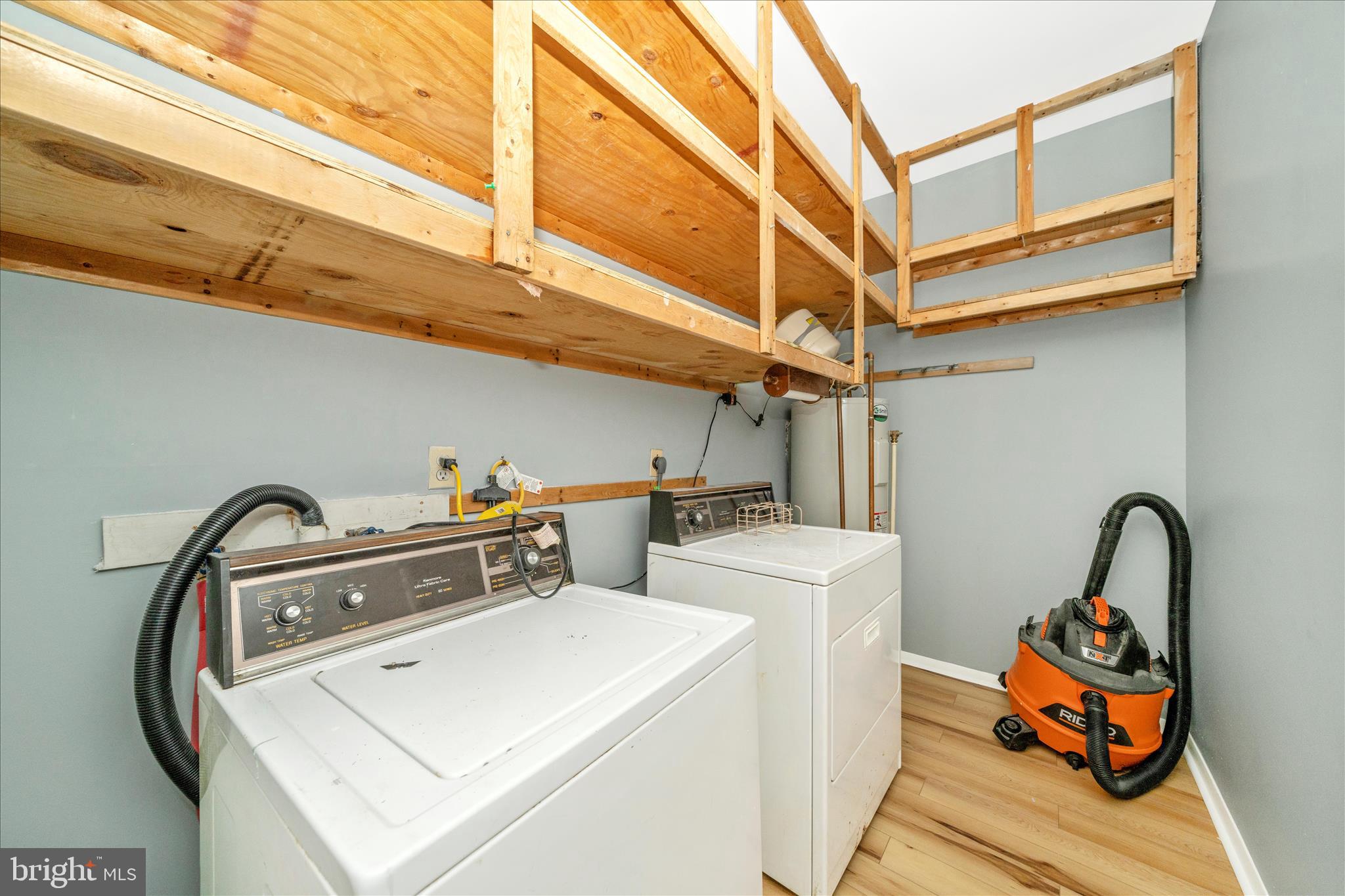 RAMBLING HILLS - Residential