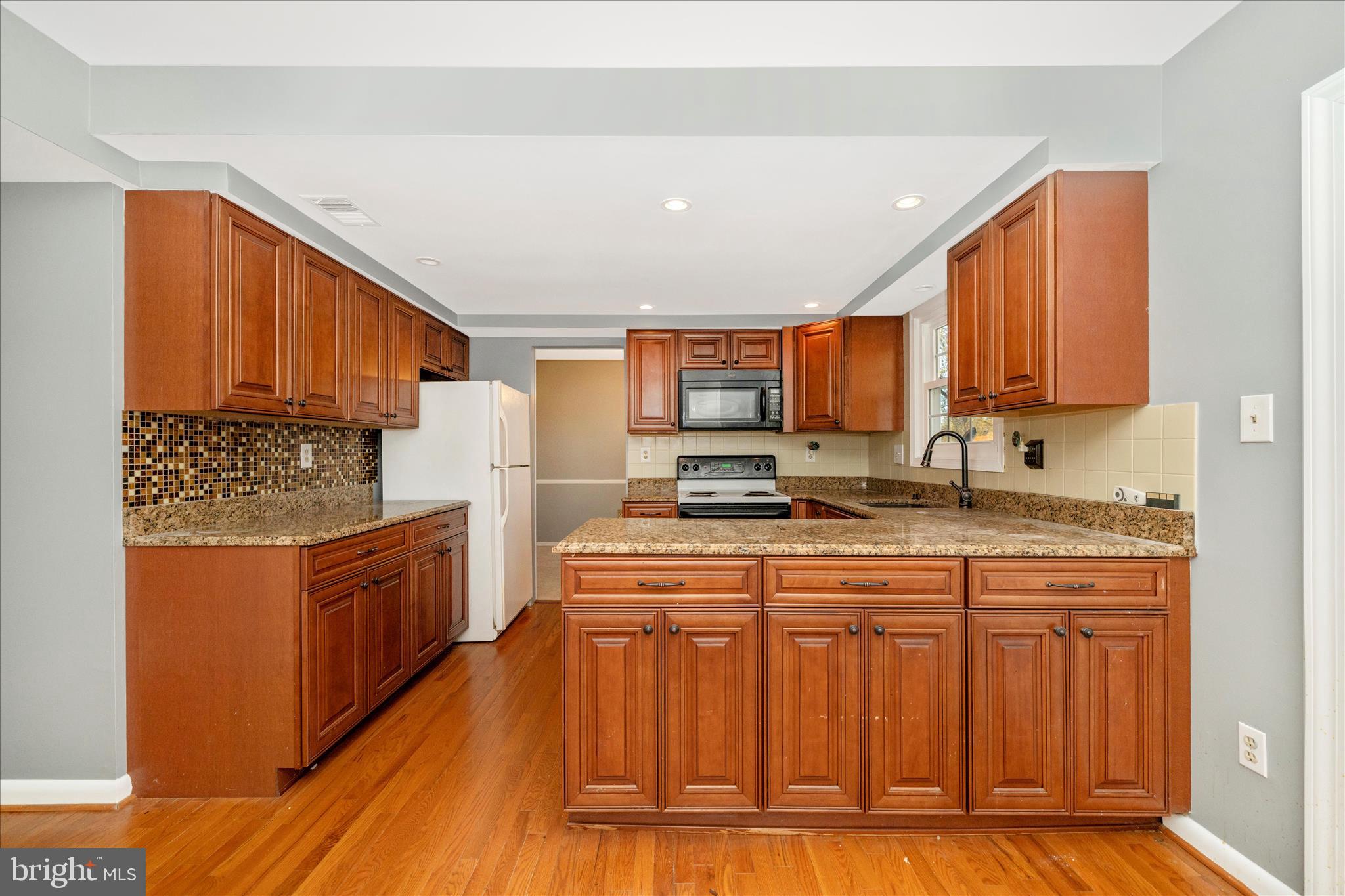 RAMBLING HILLS - Residential