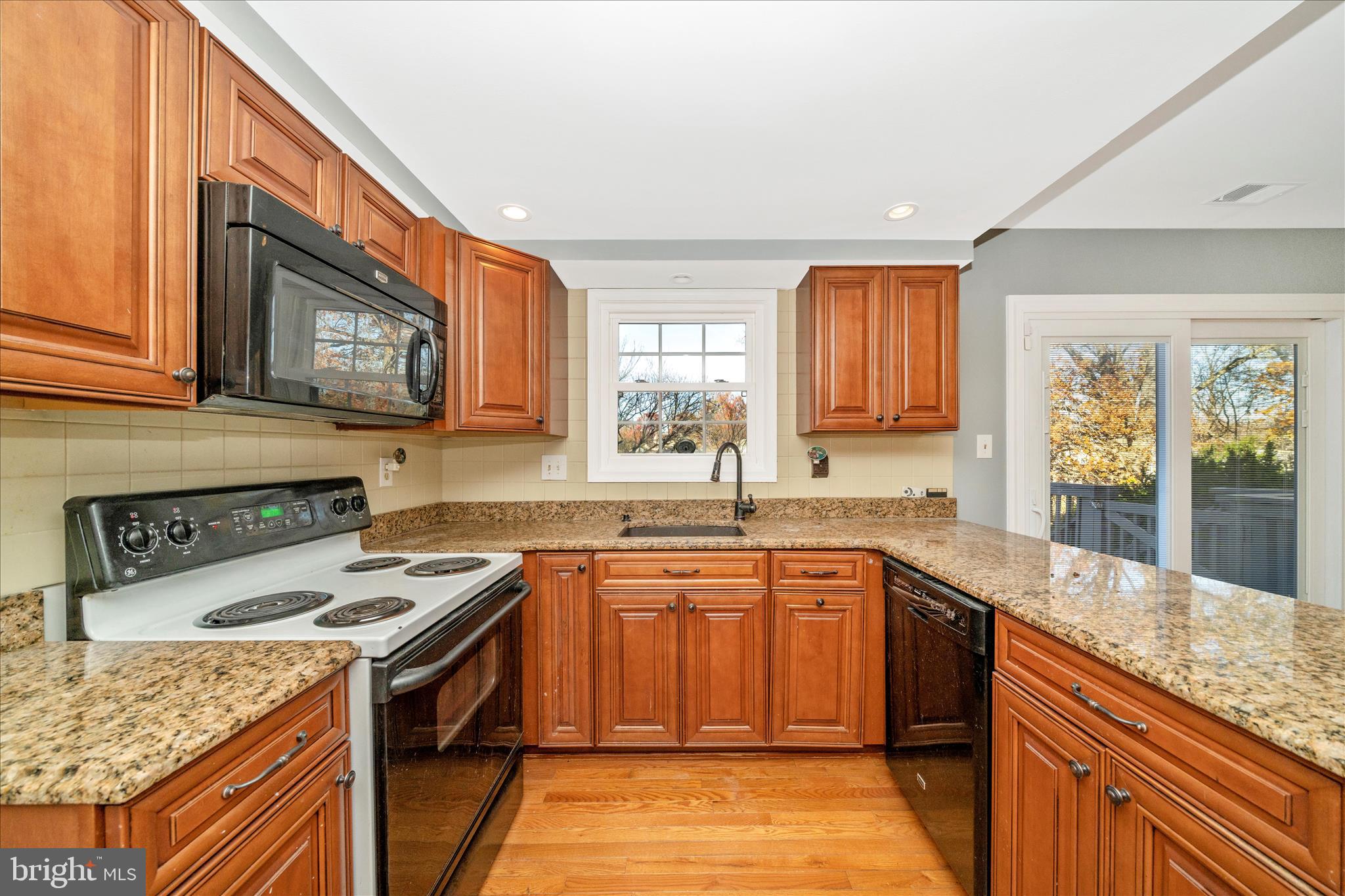 RAMBLING HILLS - Residential