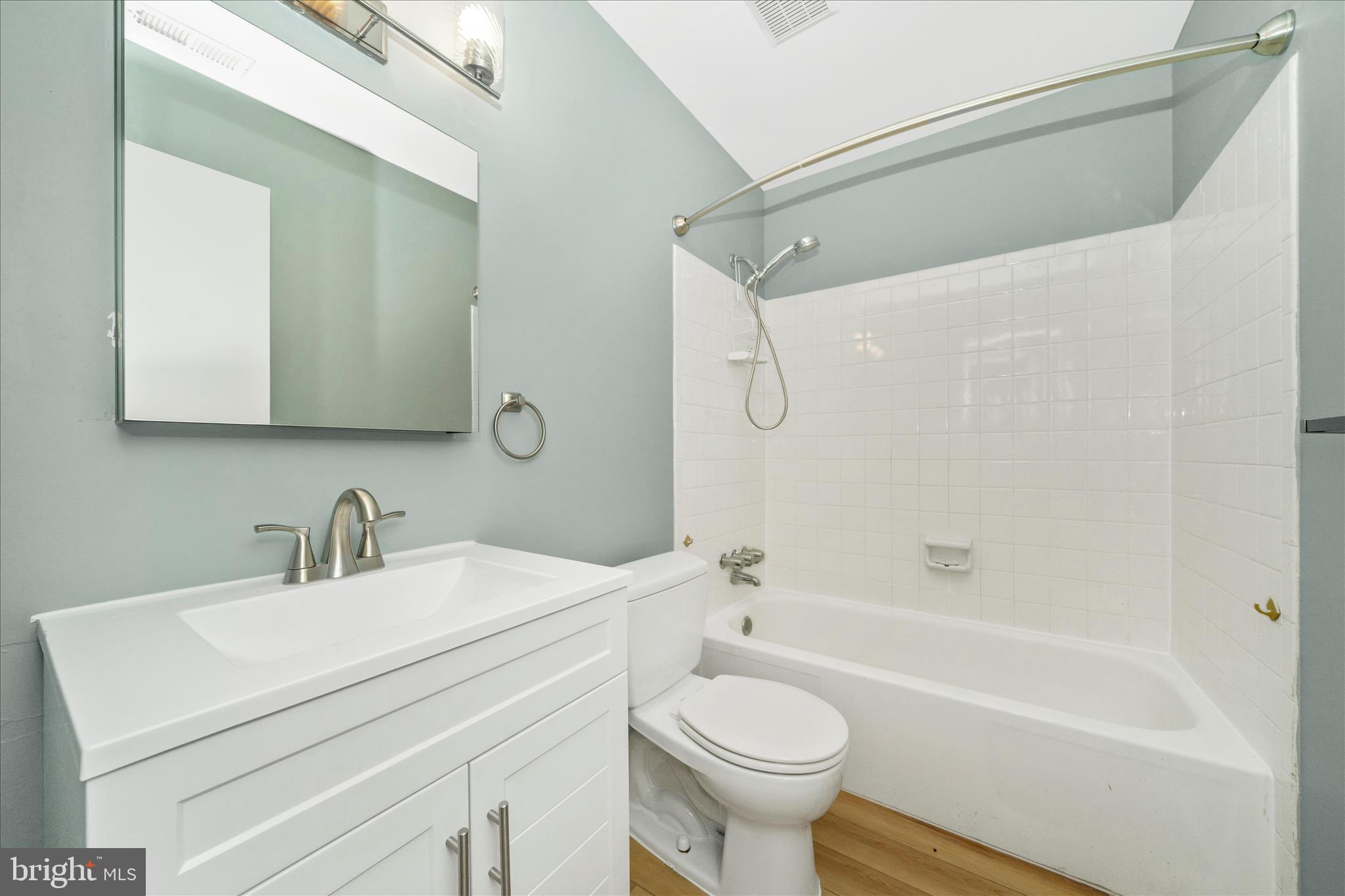 RAMBLING HILLS - Residential