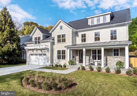 Photo of 5528 Trent Street, CHEVY CHASE, MD 20815 (MLS # MDMC2205840)