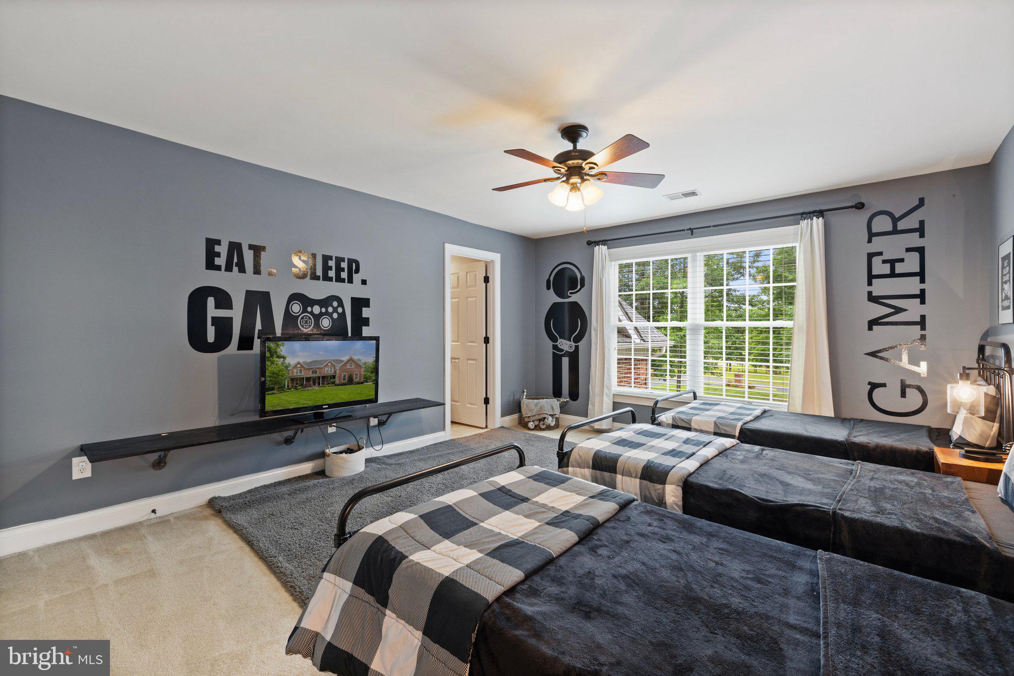 MOUNTAIN CREST ESTATES - Residential