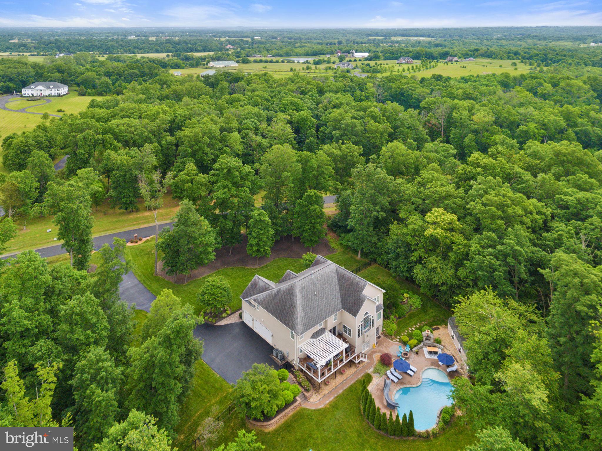 MOUNTAIN CREST ESTATES - Residential