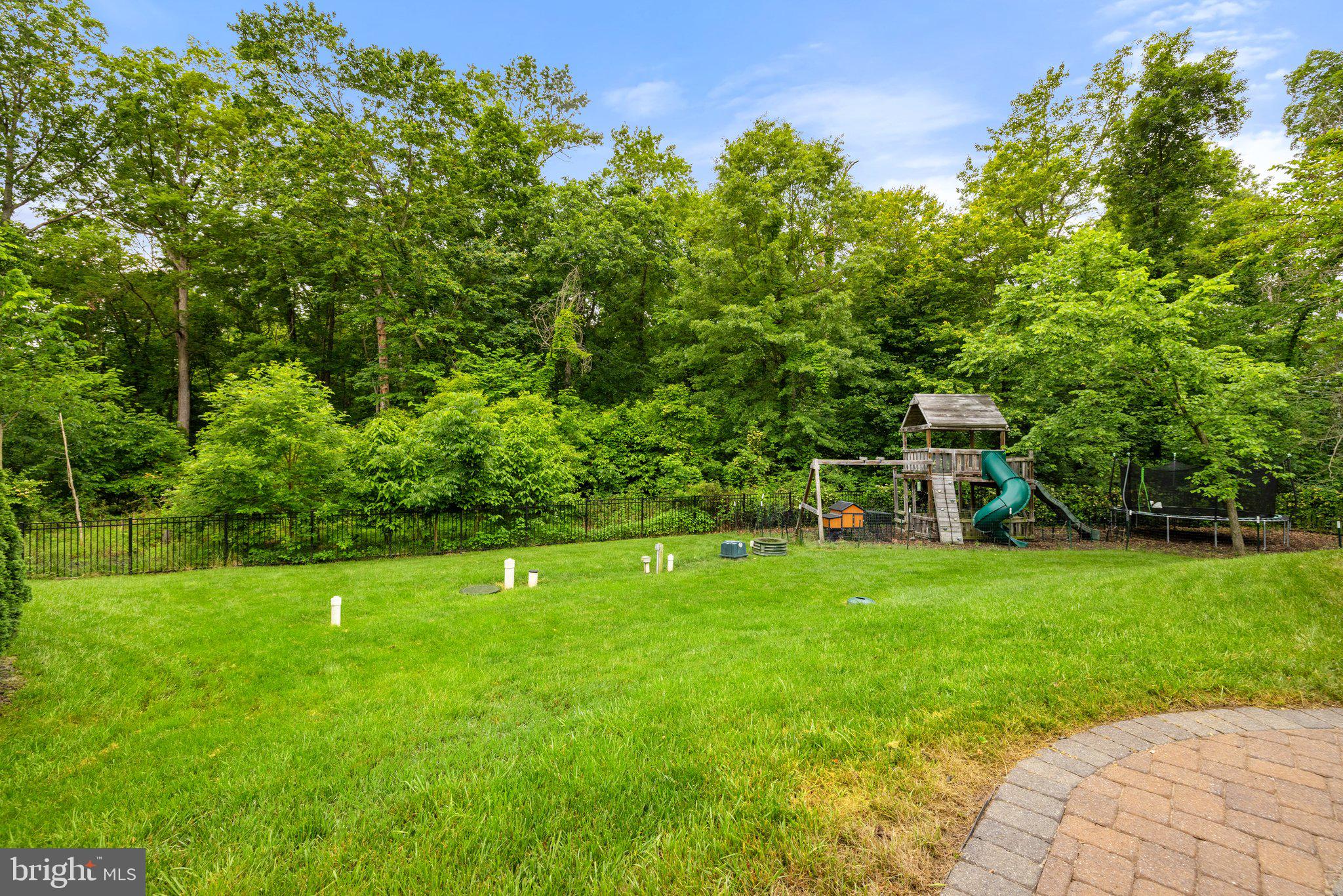 MOUNTAIN CREST ESTATES - Residential