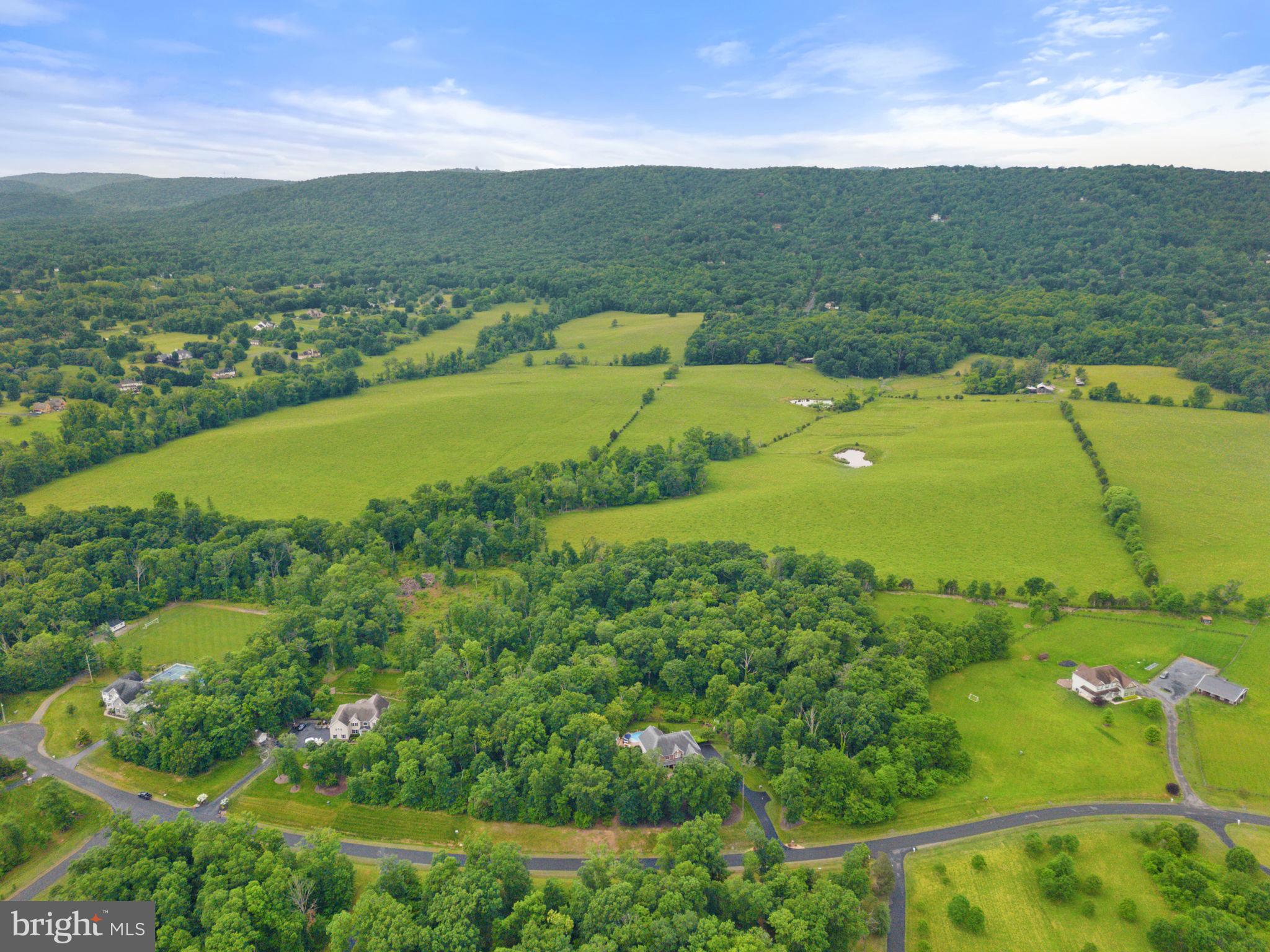 MOUNTAIN CREST ESTATES - Residential