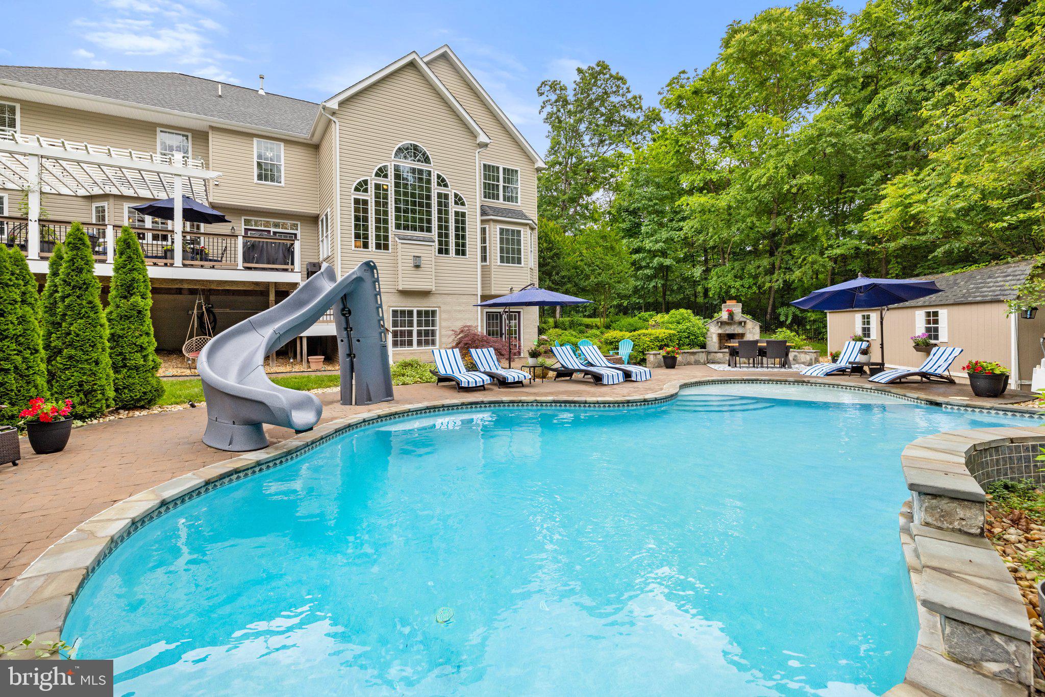 MOUNTAIN CREST ESTATES - Residential