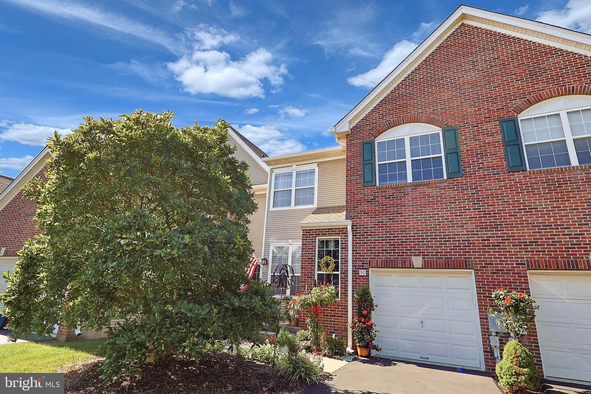 ** OPEN HOUSES: FRI 9/19 @ 5-7pm, SUN 9/21 @ 4-6PM ** Looking for a wonderful townhome, in a premium location, in the highly sought after community of Heritage Hills? This is it! Located in the heart of Washington Crossing and in one of the best locations within the community, this pristine and upgraded 3-bedroom, 2.5-bath home boasts both style and warmth and features high ceilings and soaring windows, an eat-in gourmet kitchen that opens to a rear deck with private views, and a spacious, fully finished basement that offers endless possibilities for recreation, work, or relaxation.
Inside you’ll find an open flowing floor plan that fills the home with light and offers the flexibility to create a home that works for YOUR lifestyle. Love the outdoors? Heritage Hills offers a wonderful community pool, private tennis courts, well-lit sidewalks throughout, and is conveniently located to the Washington Crossing Park and Delaware Canal Towpath. All of this with easy access to Princeton, New York, and Philadelphia. Come see what 90 Dispatch has to offer you!