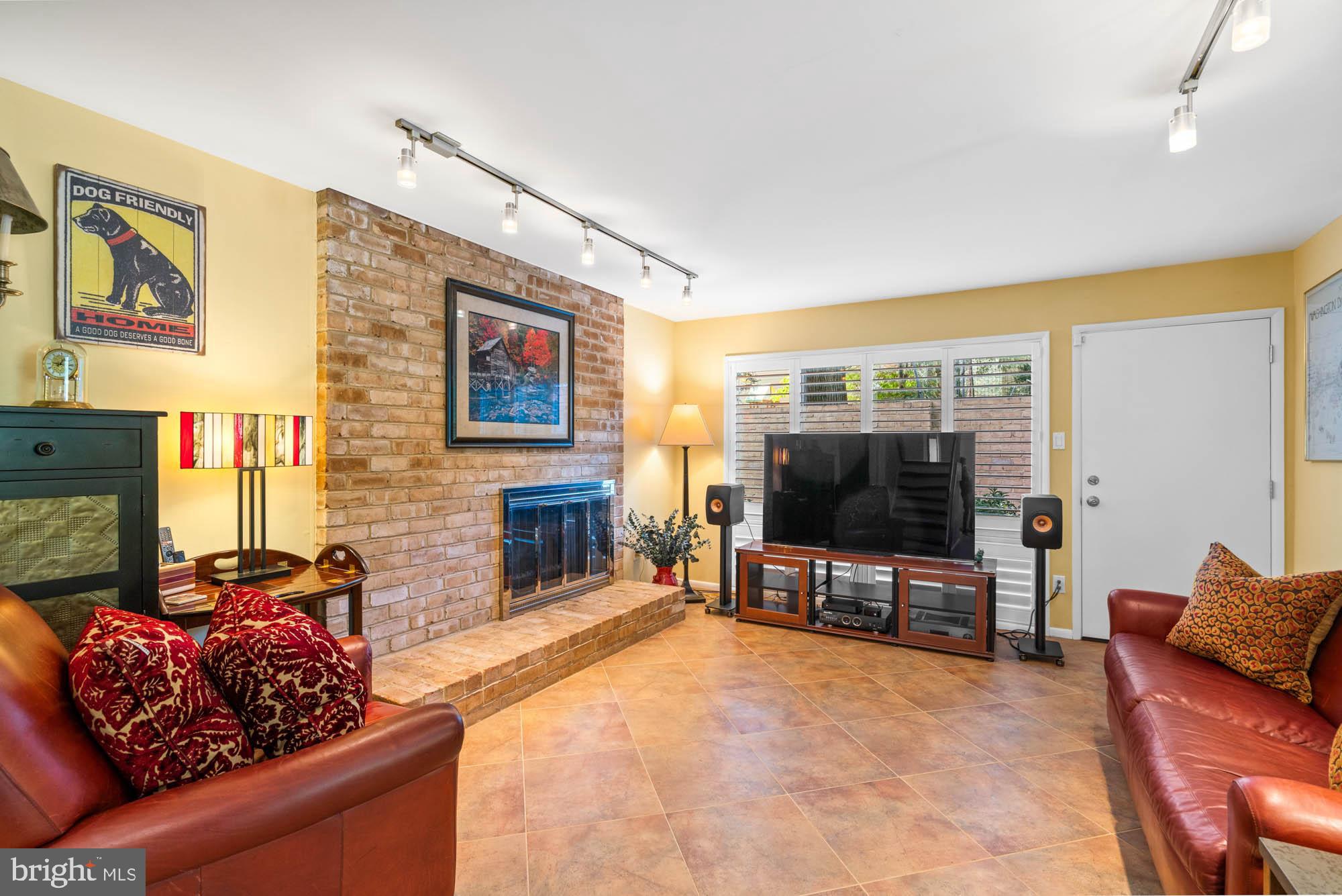 COURTS OF WYNGATE - Residential